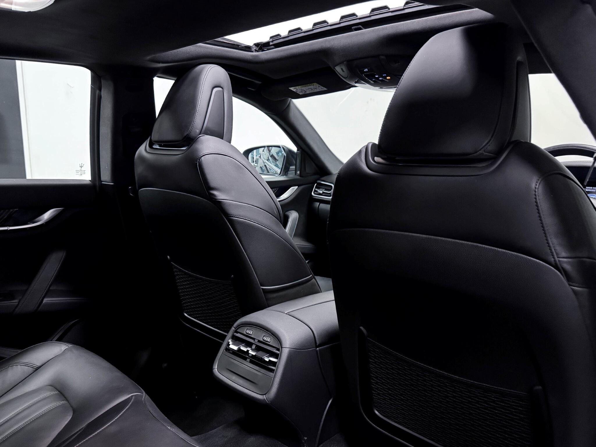 Maserati Ghibli view 9