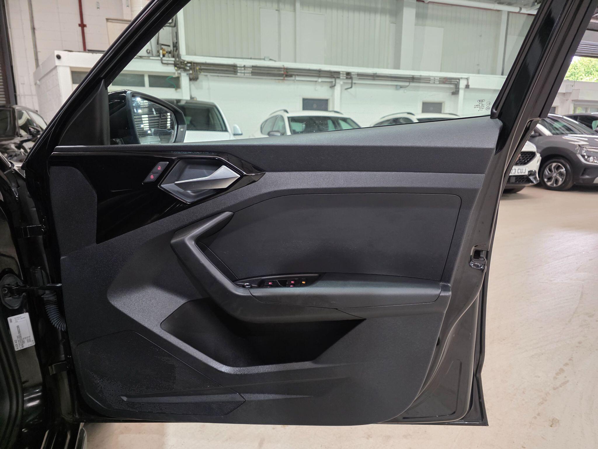 Audi A1 view 11