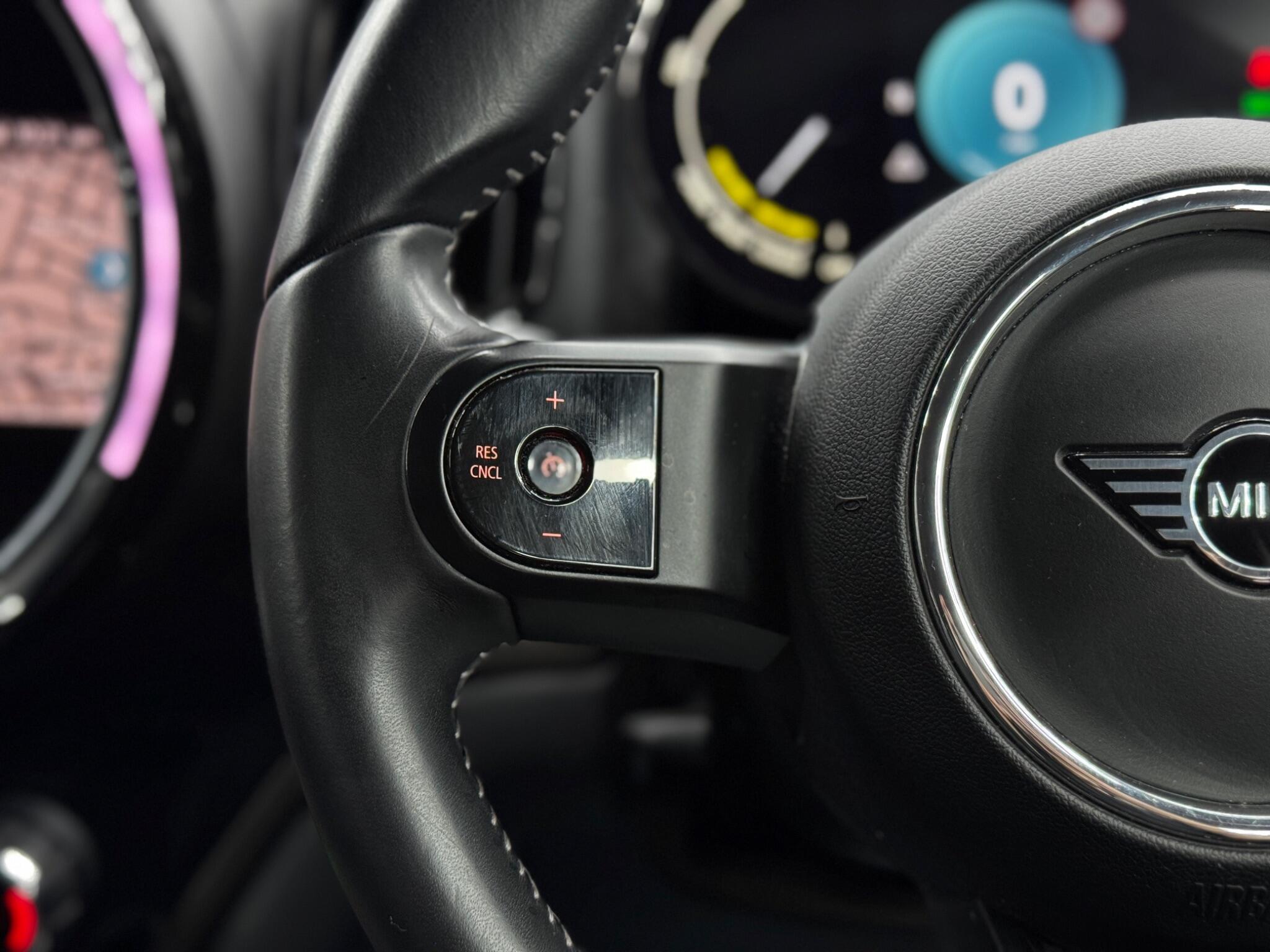 Mini Countryman view 19