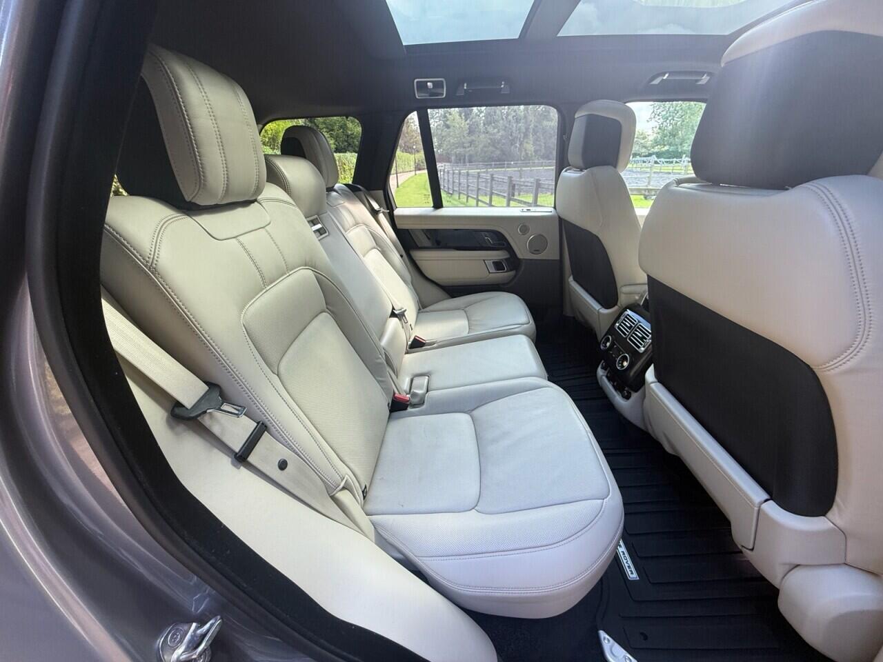 Land Rover Range Rover view 14