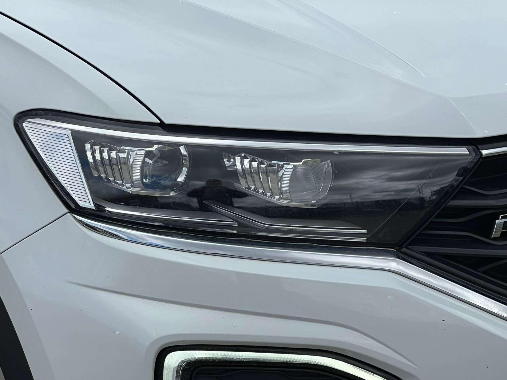 Volkswagen T-Roc view 52