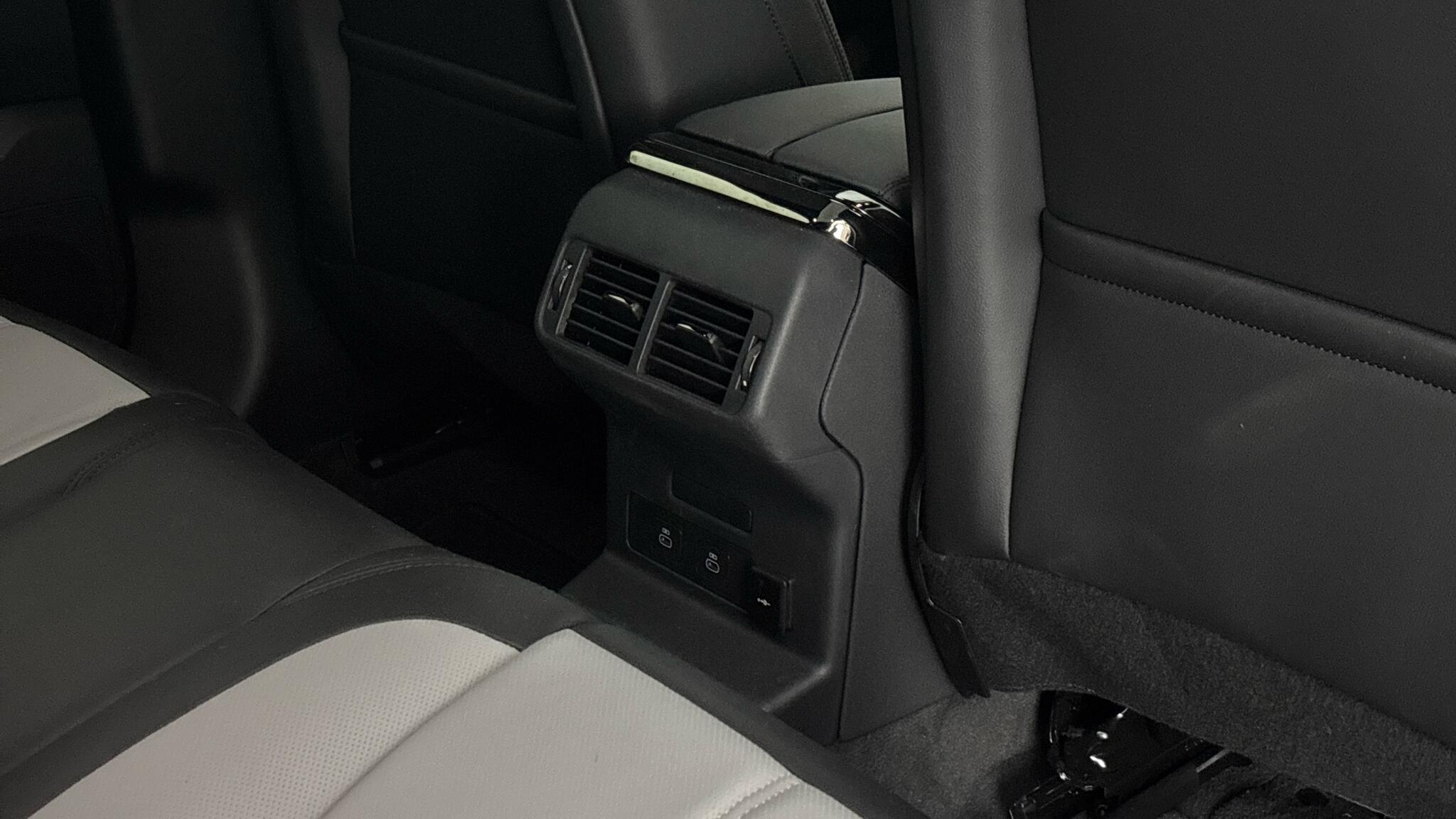 Land Rover Range Rover Velar view 18