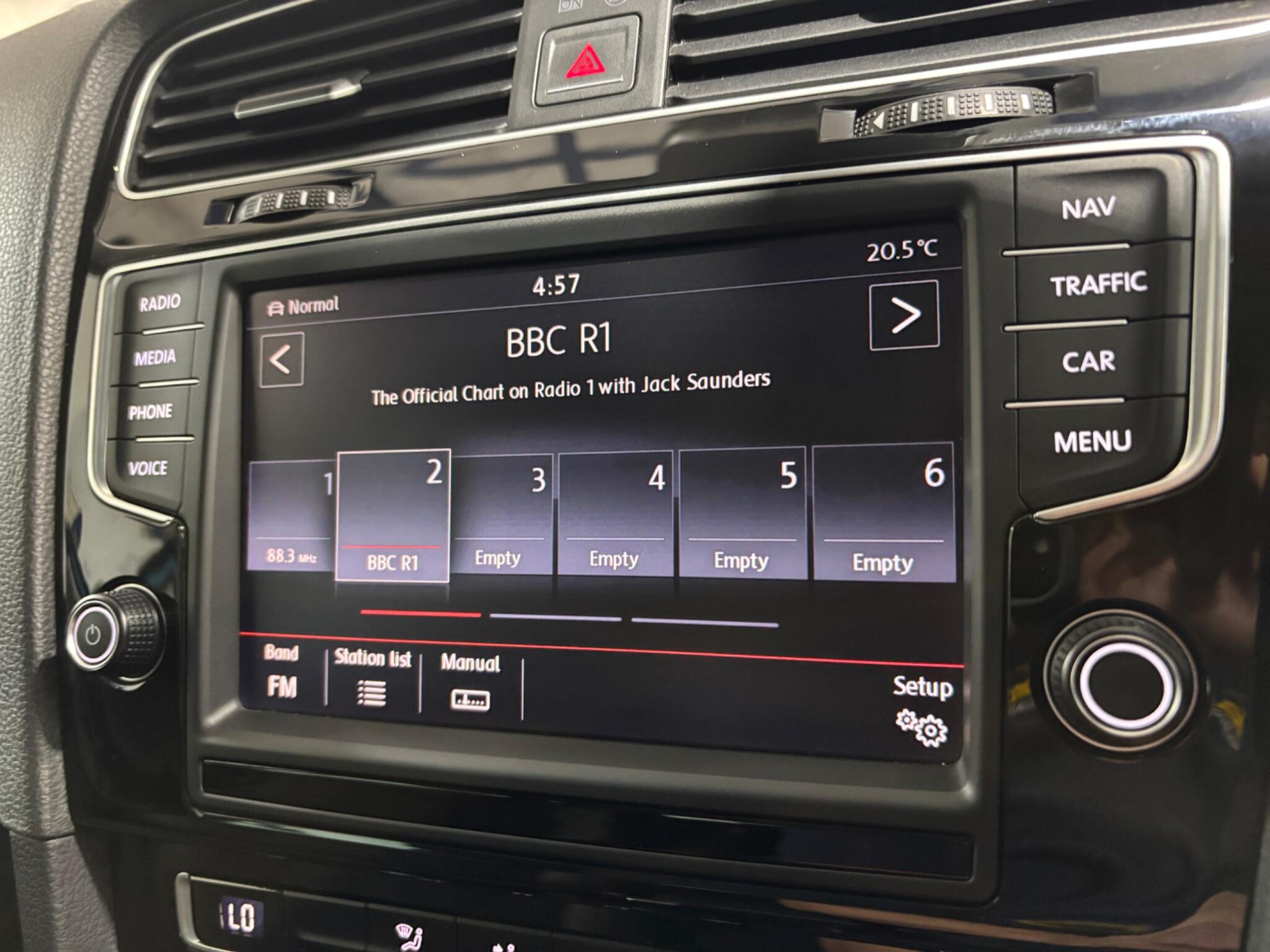 Volkswagen Golf view 41