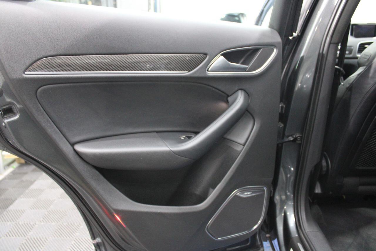 Audi RS Q3 view 22