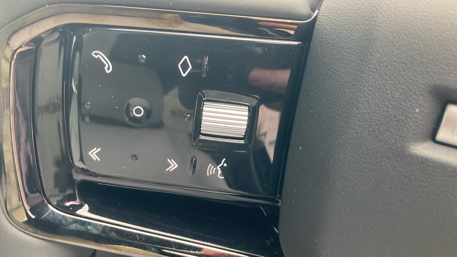 Land Rover Range Rover Velar view 42