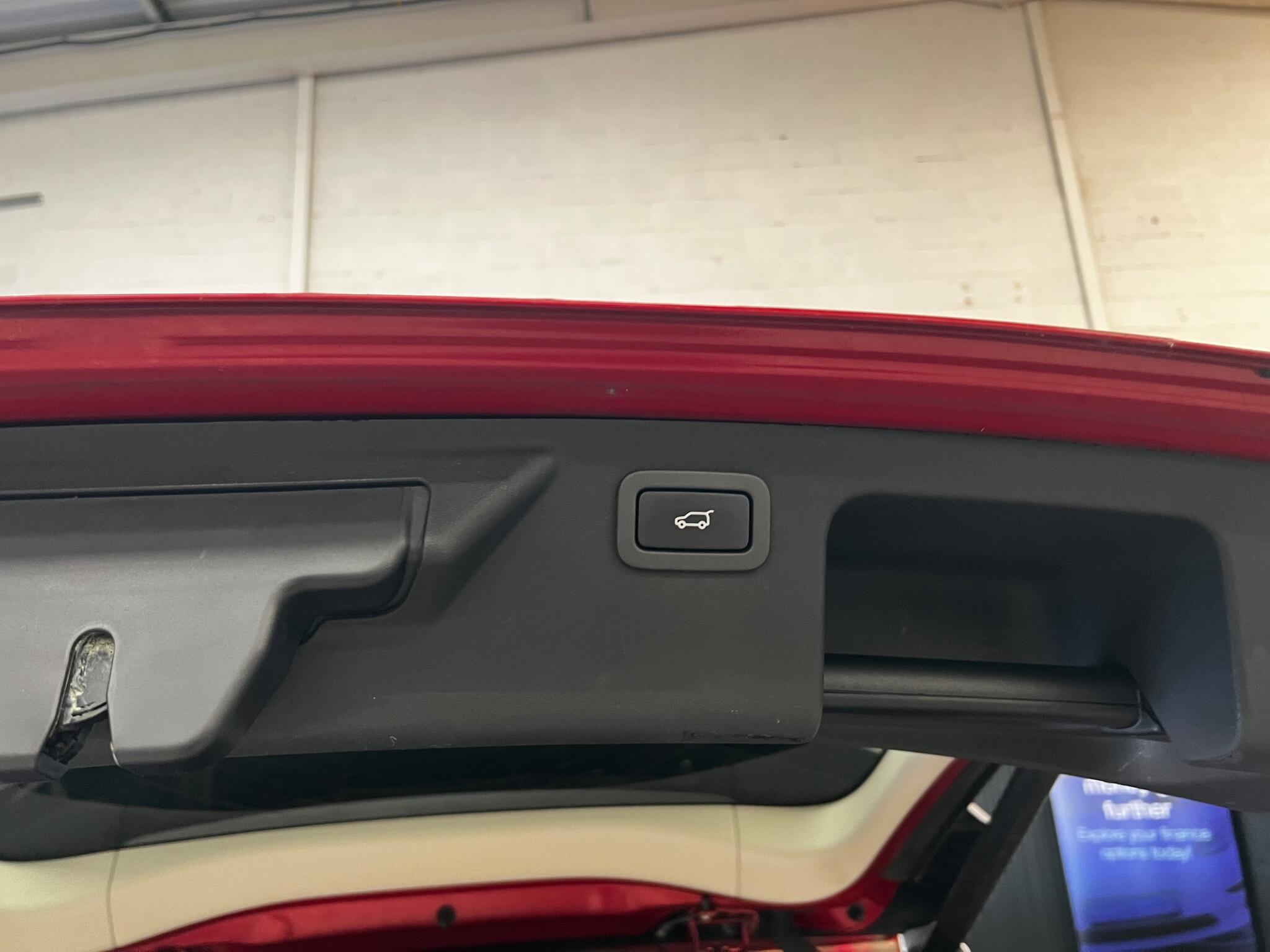 Land Rover Discovery Sport view 26
