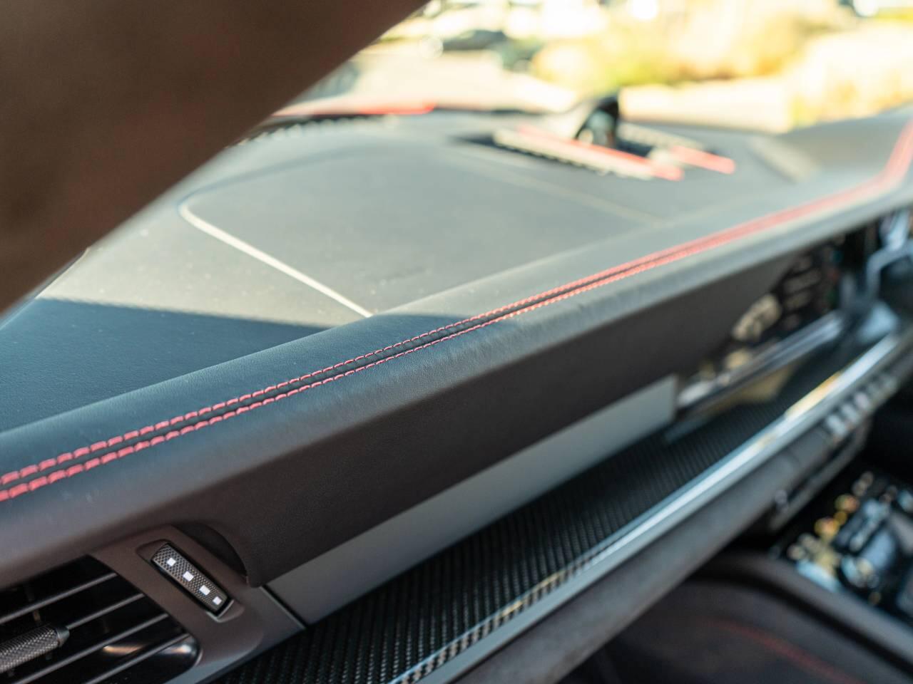 Porsche 911 view 33