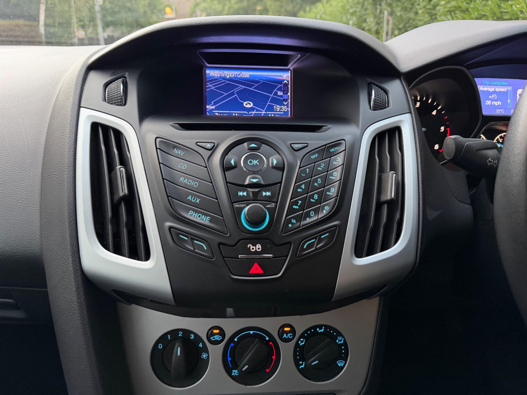 Ford Focus view 30