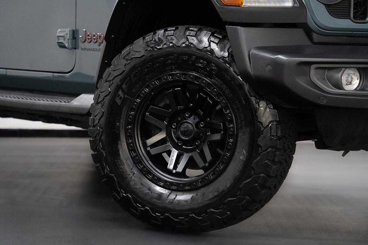 Jeep Wrangler view 28