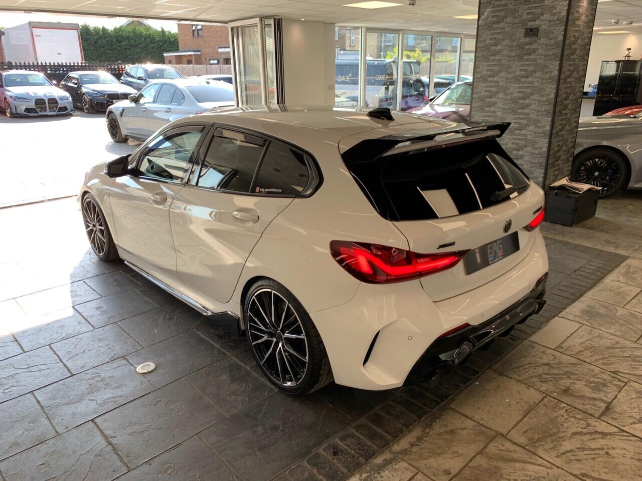 BMW 1 Series view 19