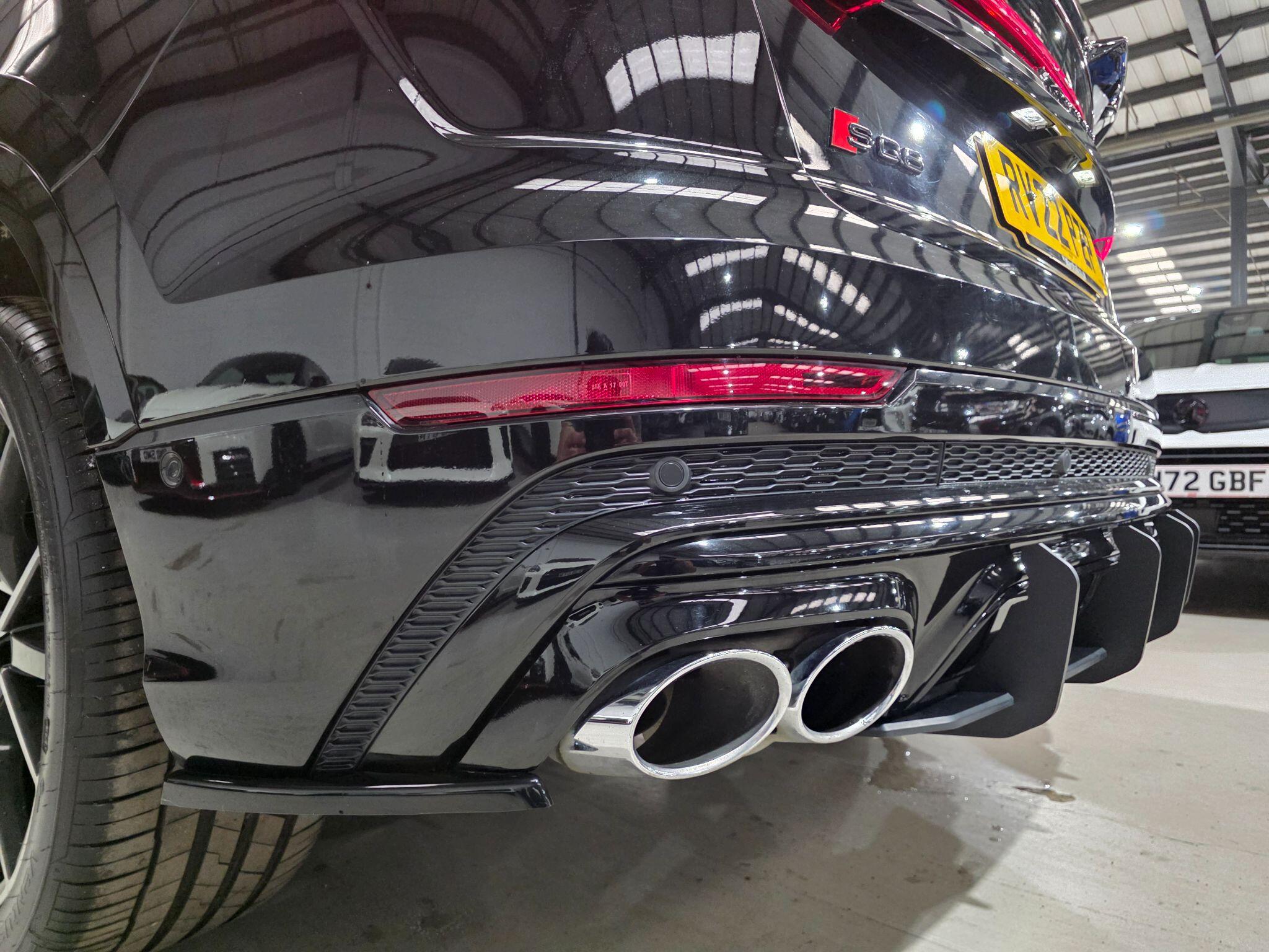 Audi SQ8 view 37