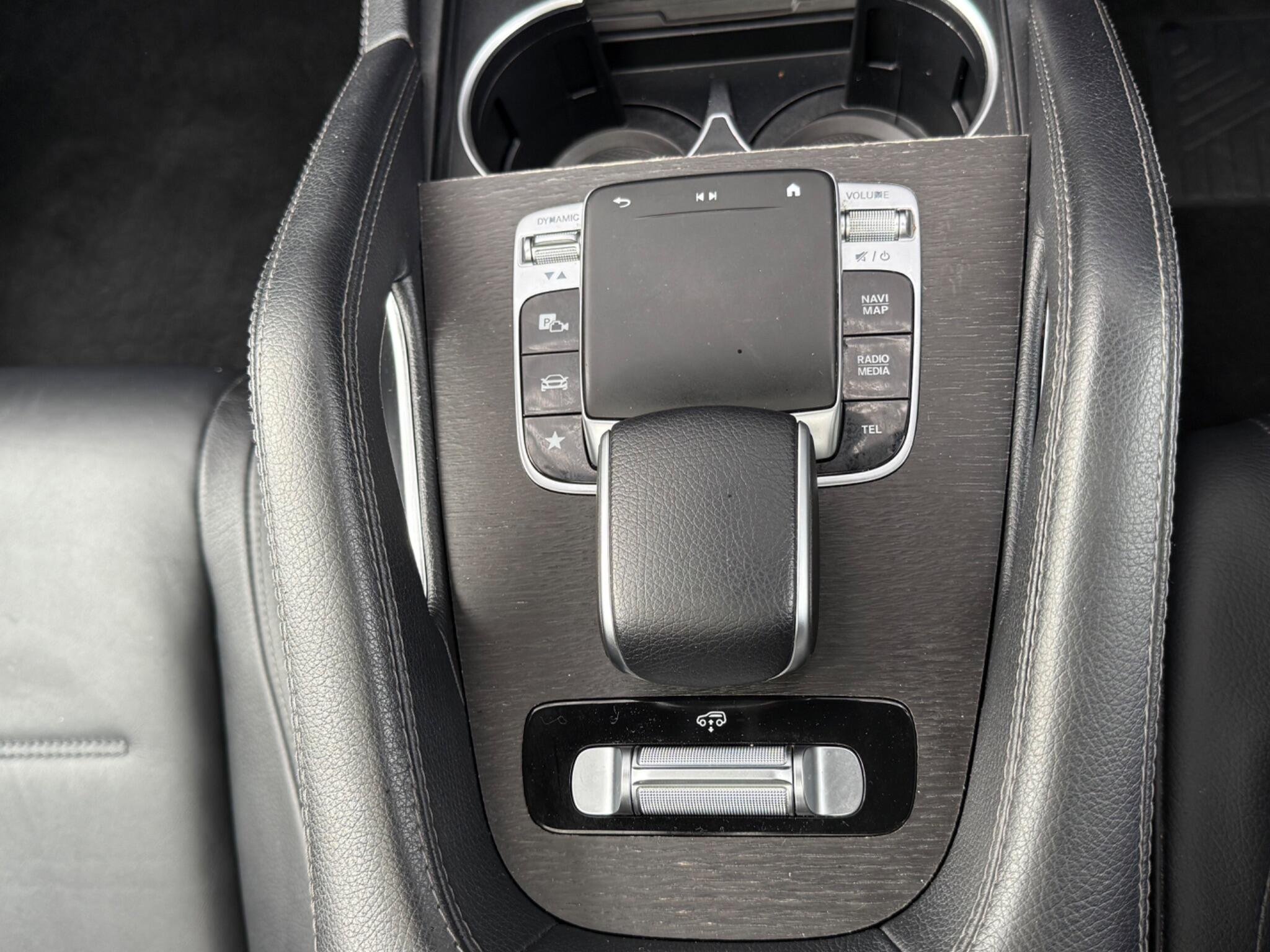 Mercedes-Benz Gle view 26