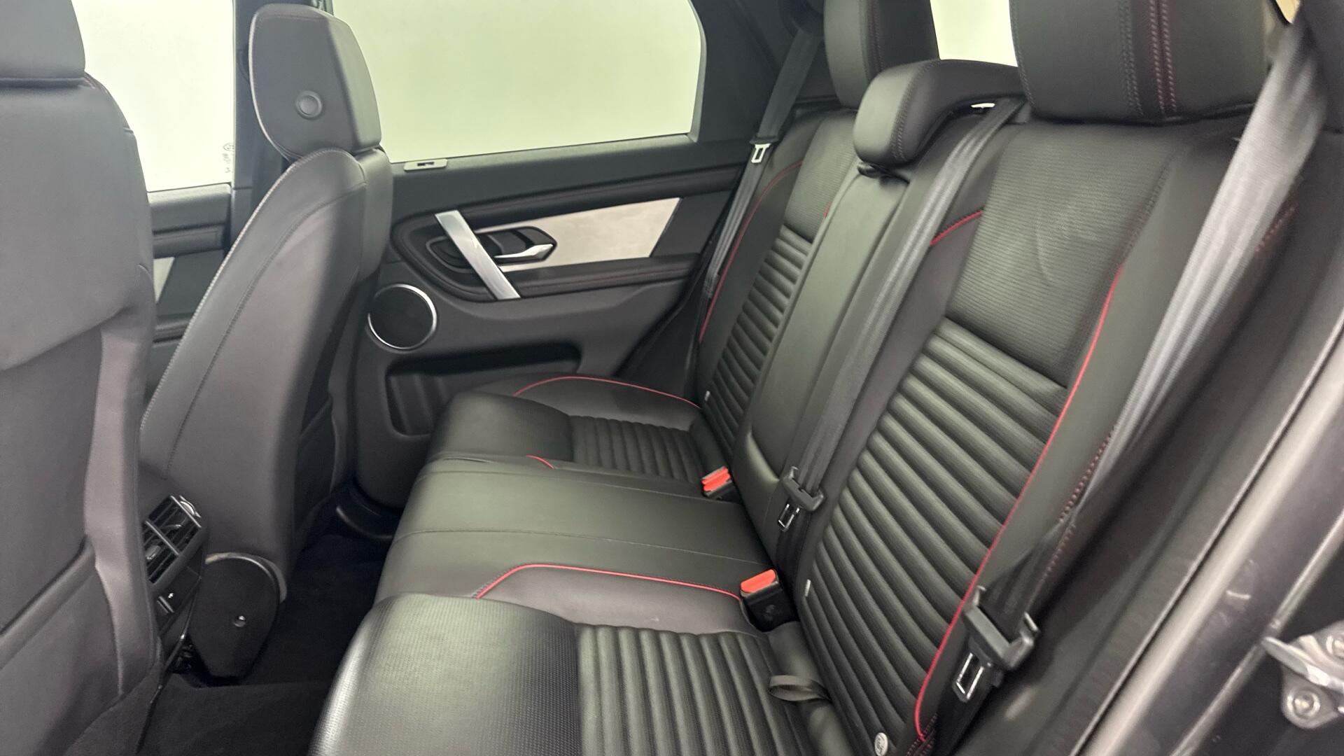 Land Rover Discovery Sport view 14