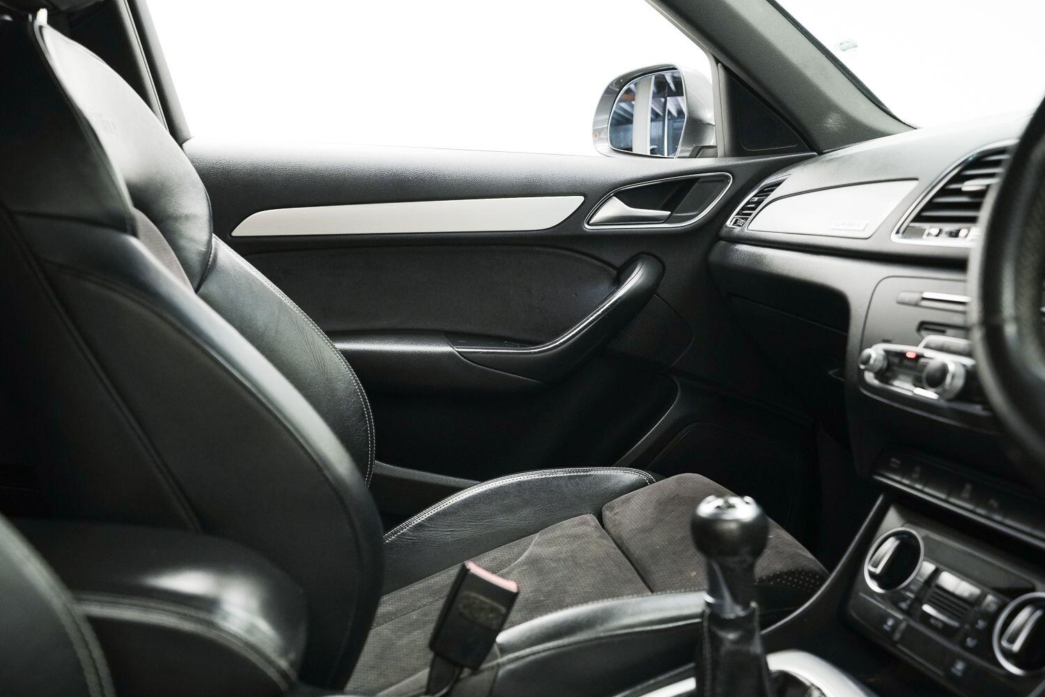Audi Q3 view 20