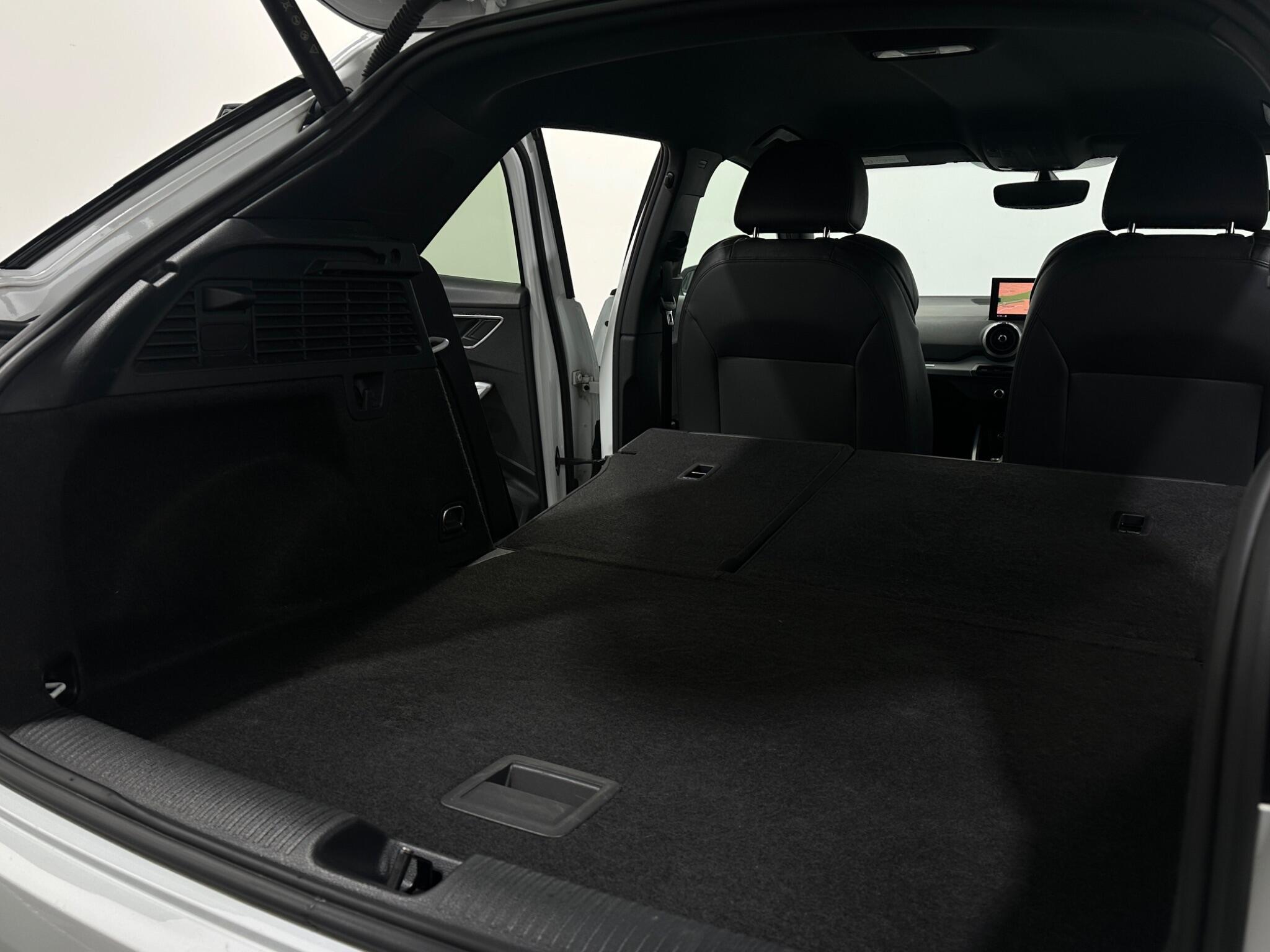 Audi Q2 view 42