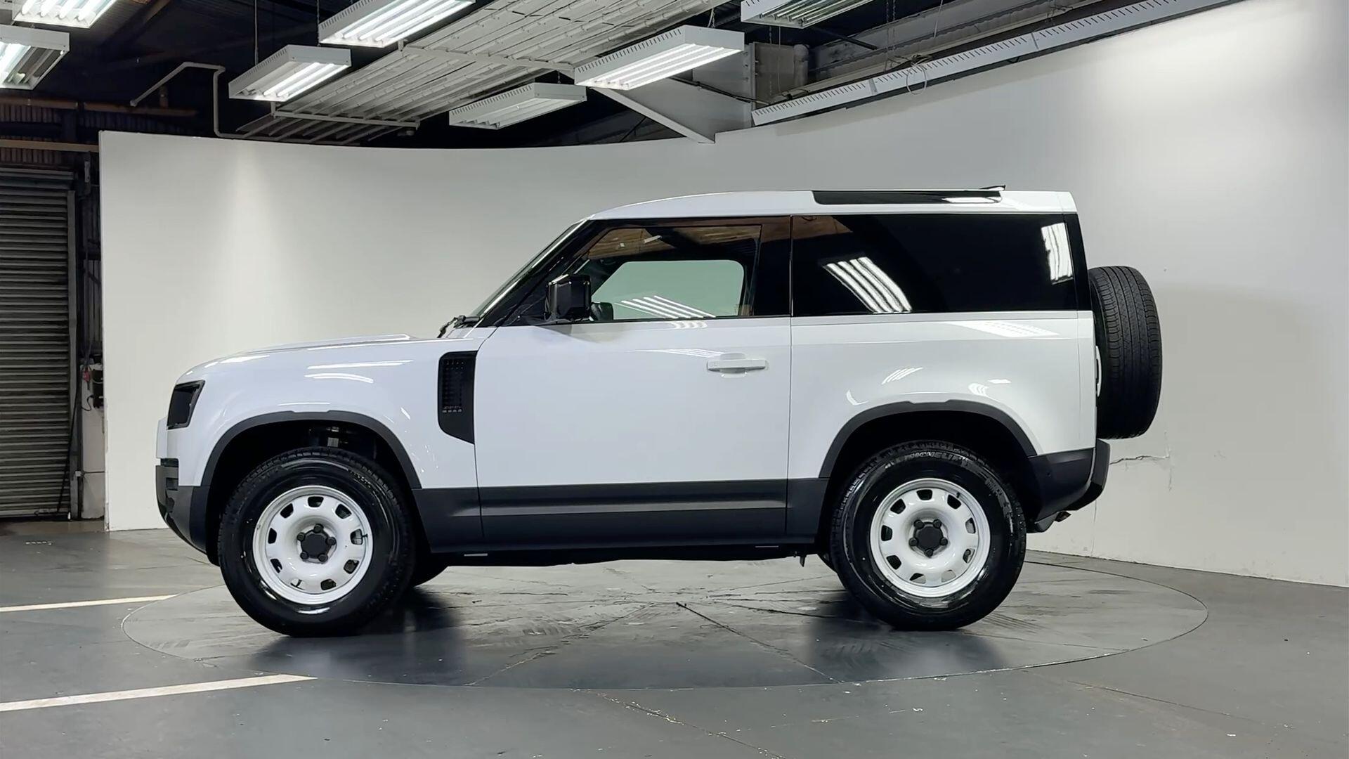 Land Rover Defender view 27