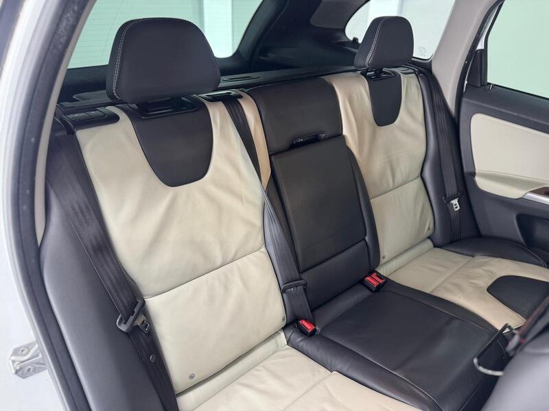 2014 Volvo XC60 3.0 T6 SE Lux Nav Estate 5dr Petrol Geartronic AWD Euro 5 (304 ps) • 40,000 miles image 26