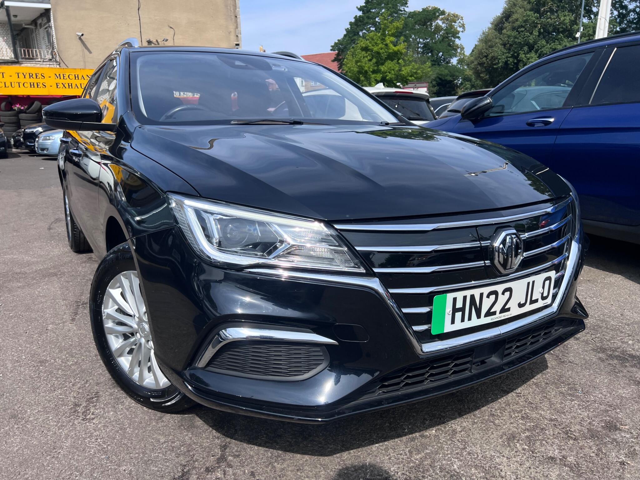 MG MG5 view 7