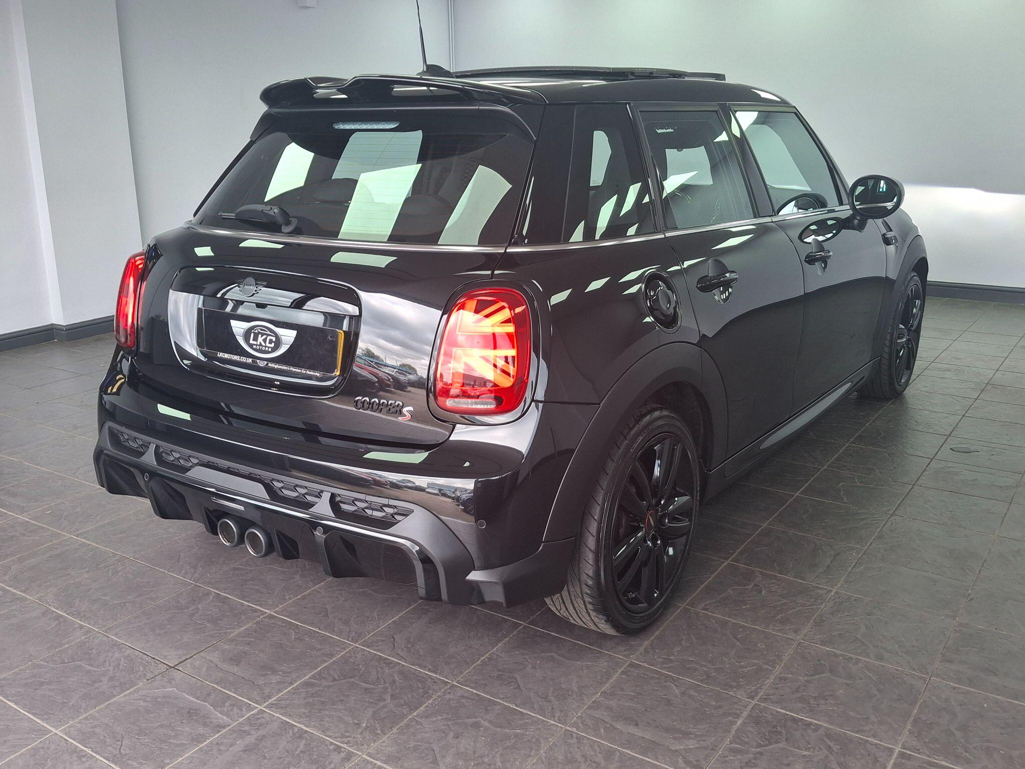 Mini Hatch view 47