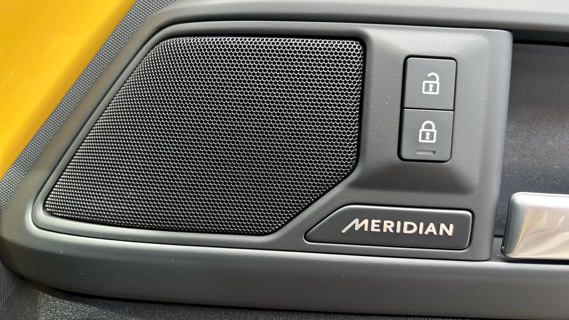 Land Rover Defender view 47