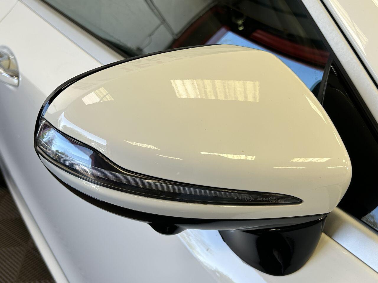 Mercedes-Benz E Class view 20