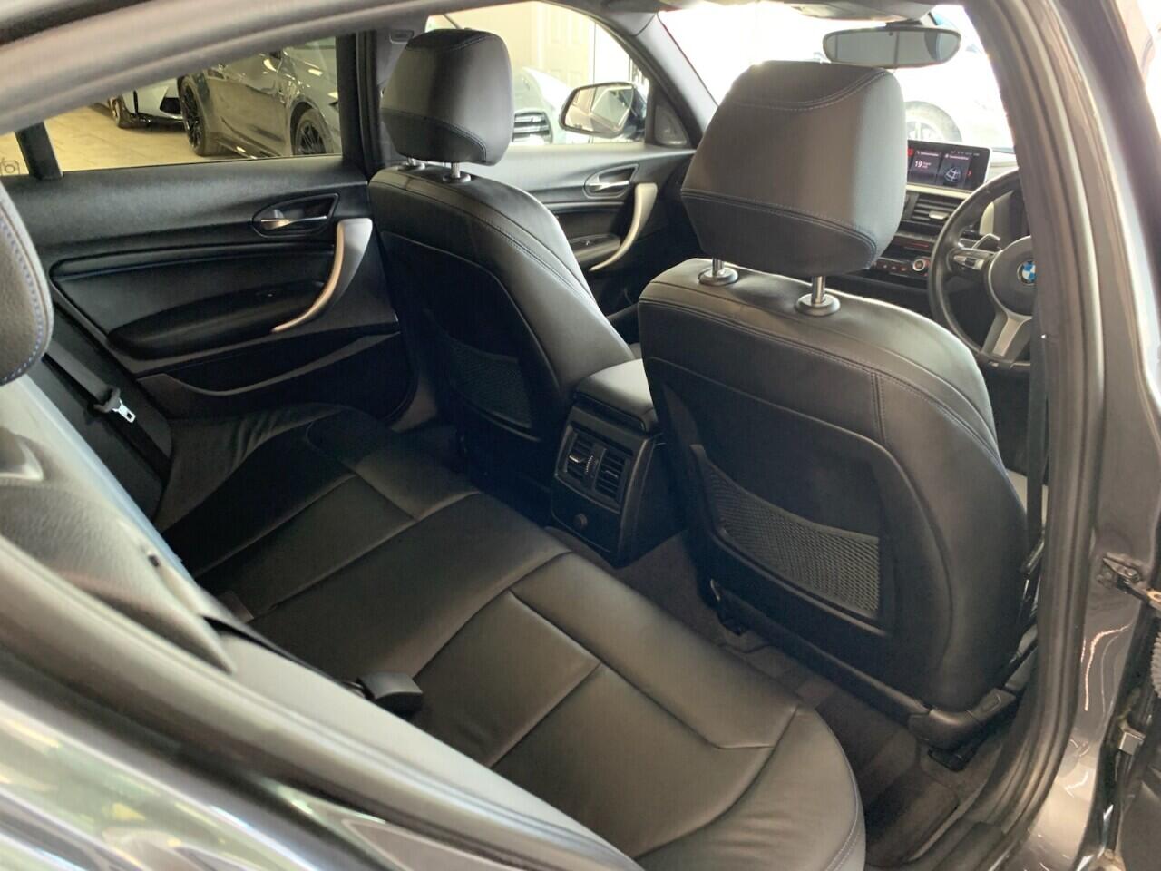 BMW 1 Series view 24