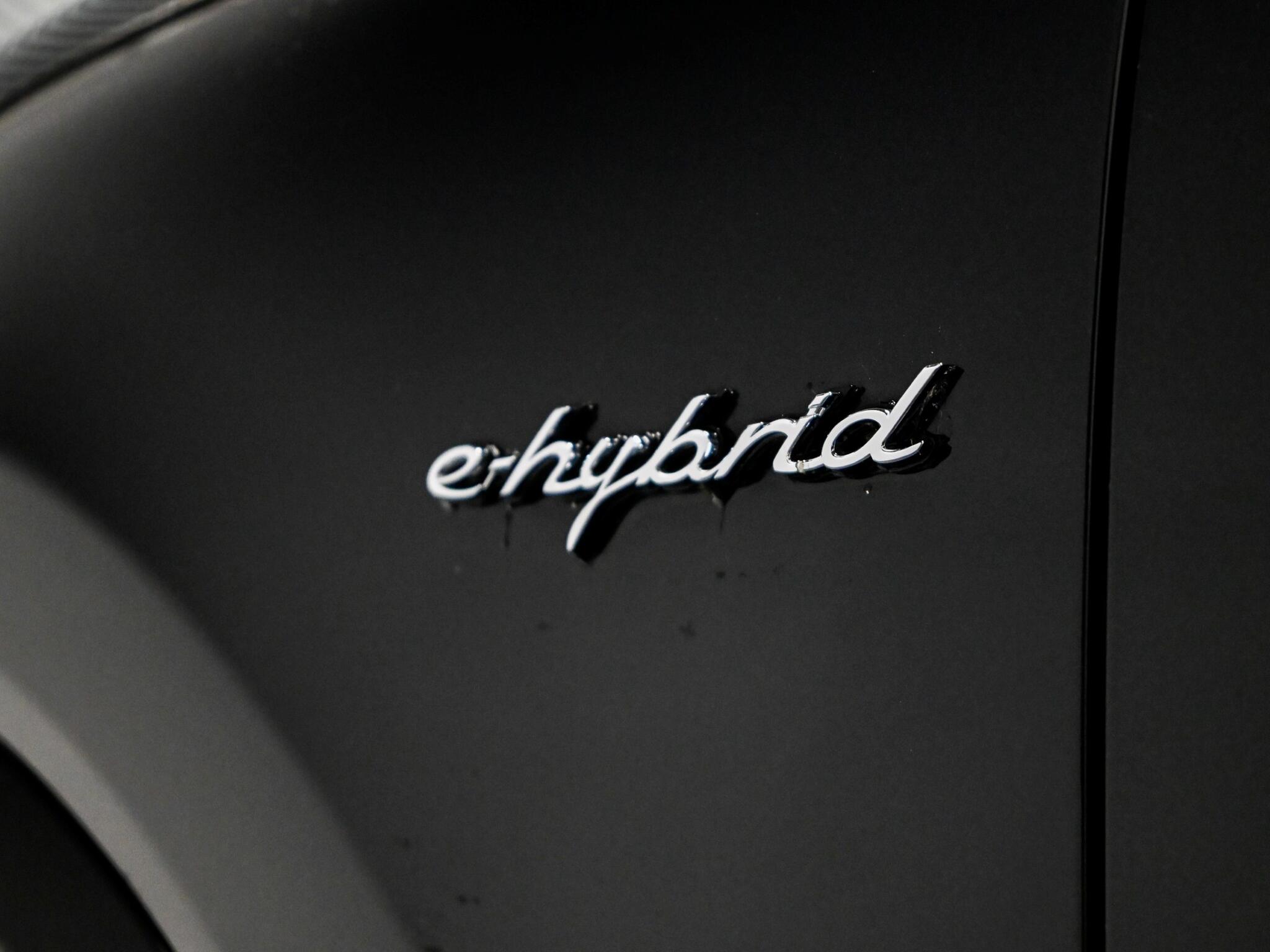 Porsche Cayenne view 49