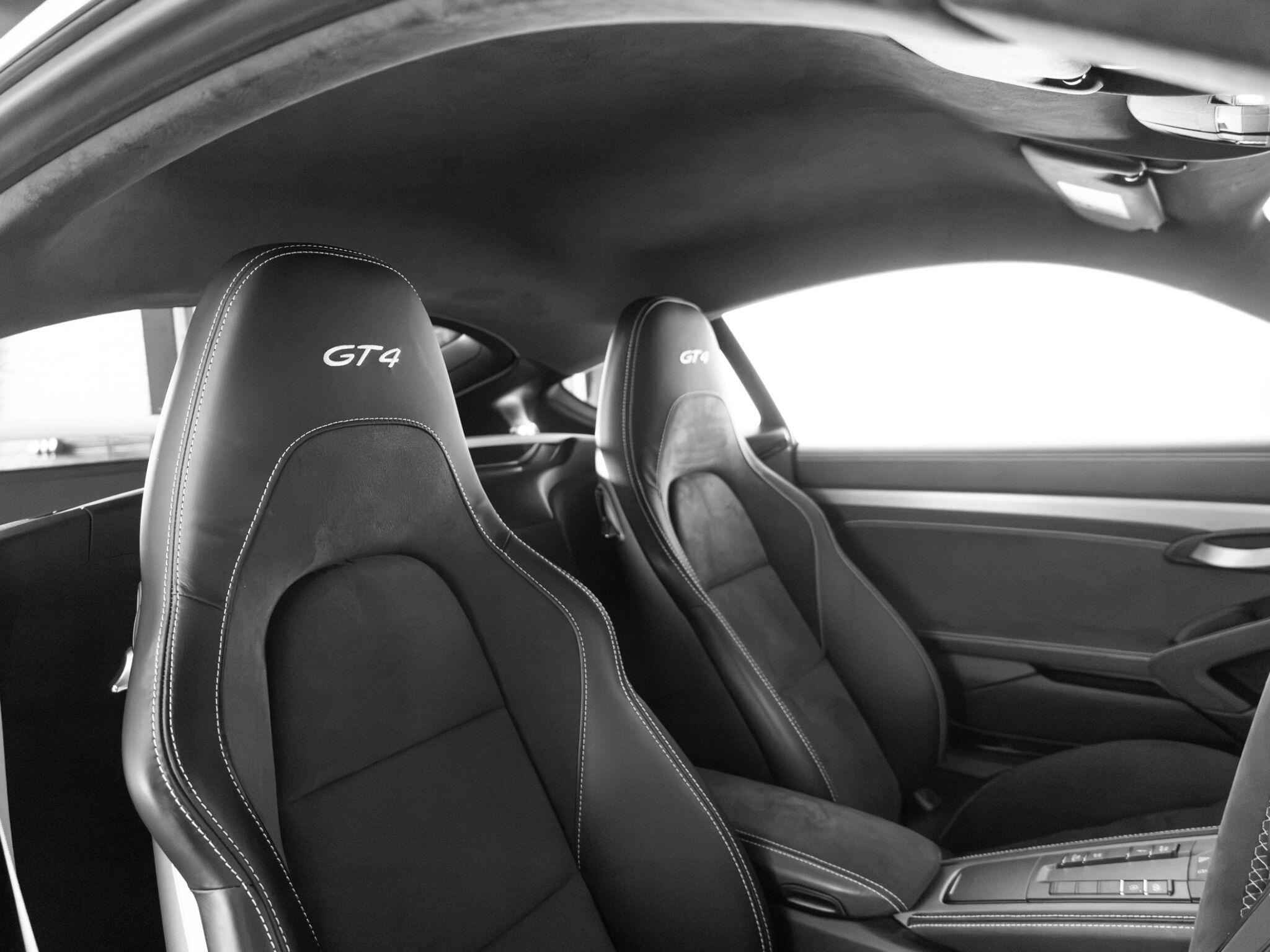 Porsche Cayman view 60