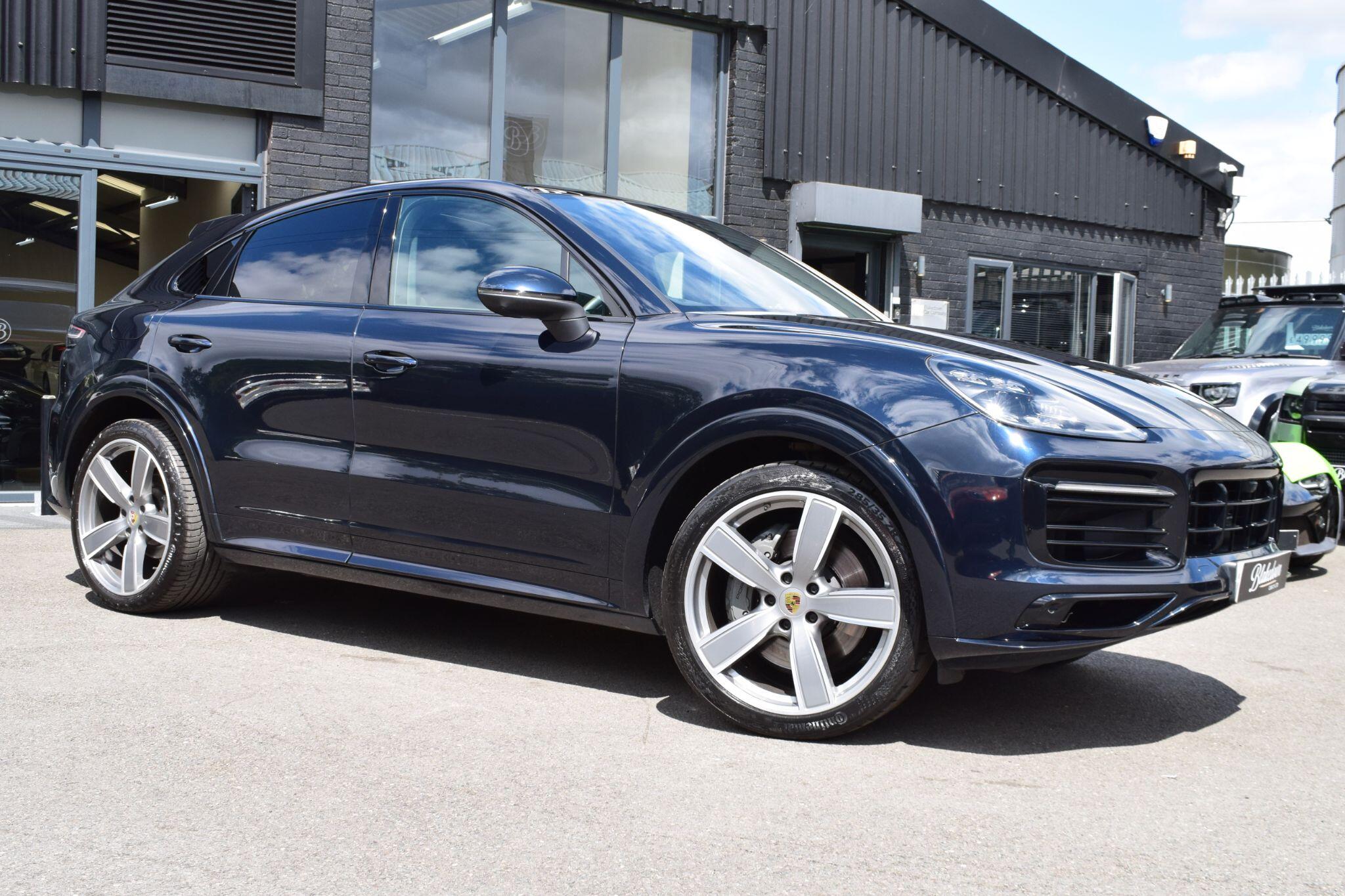 Porsche Cayenne view 3