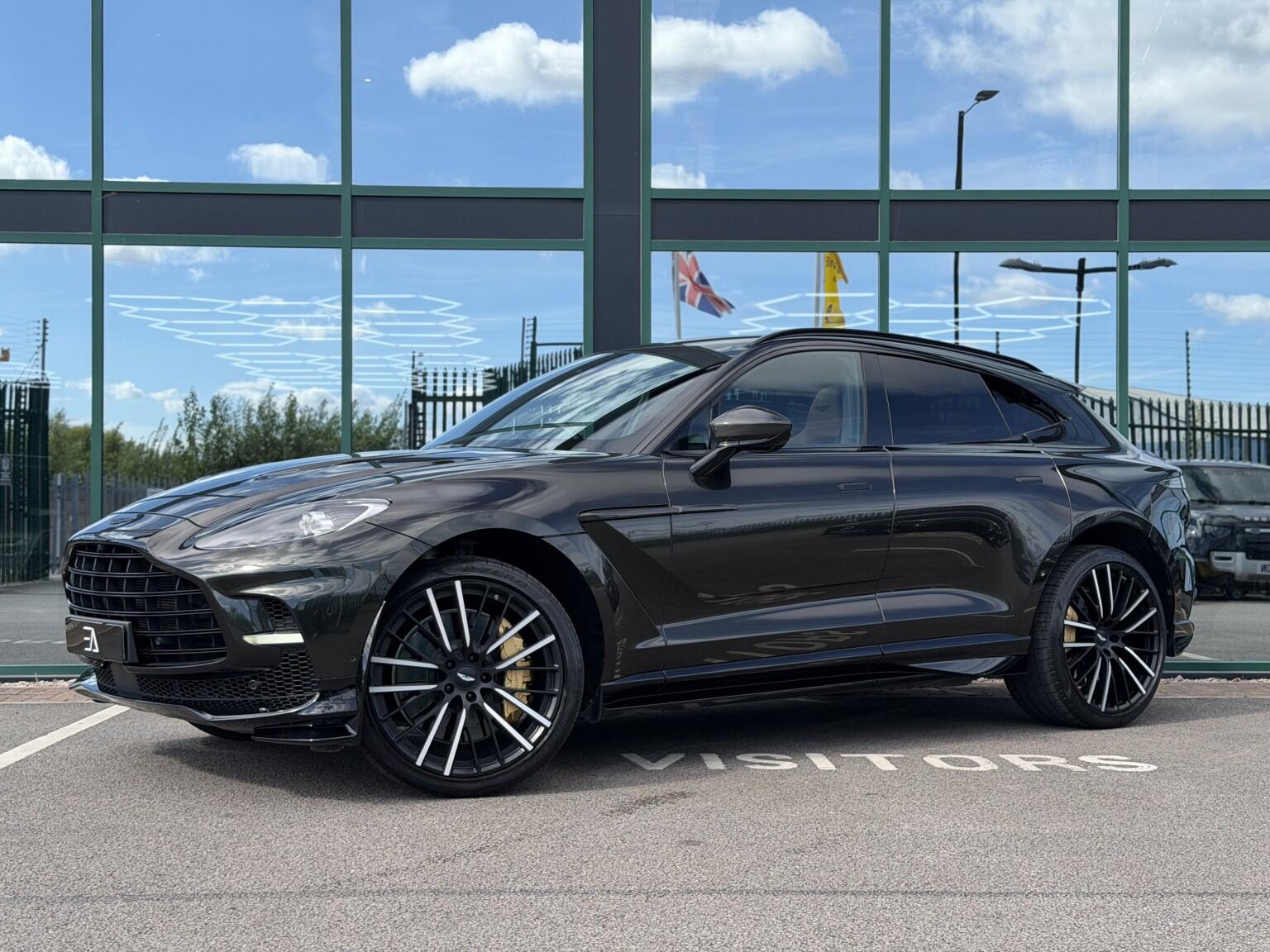 Aston Martin DBX view 25