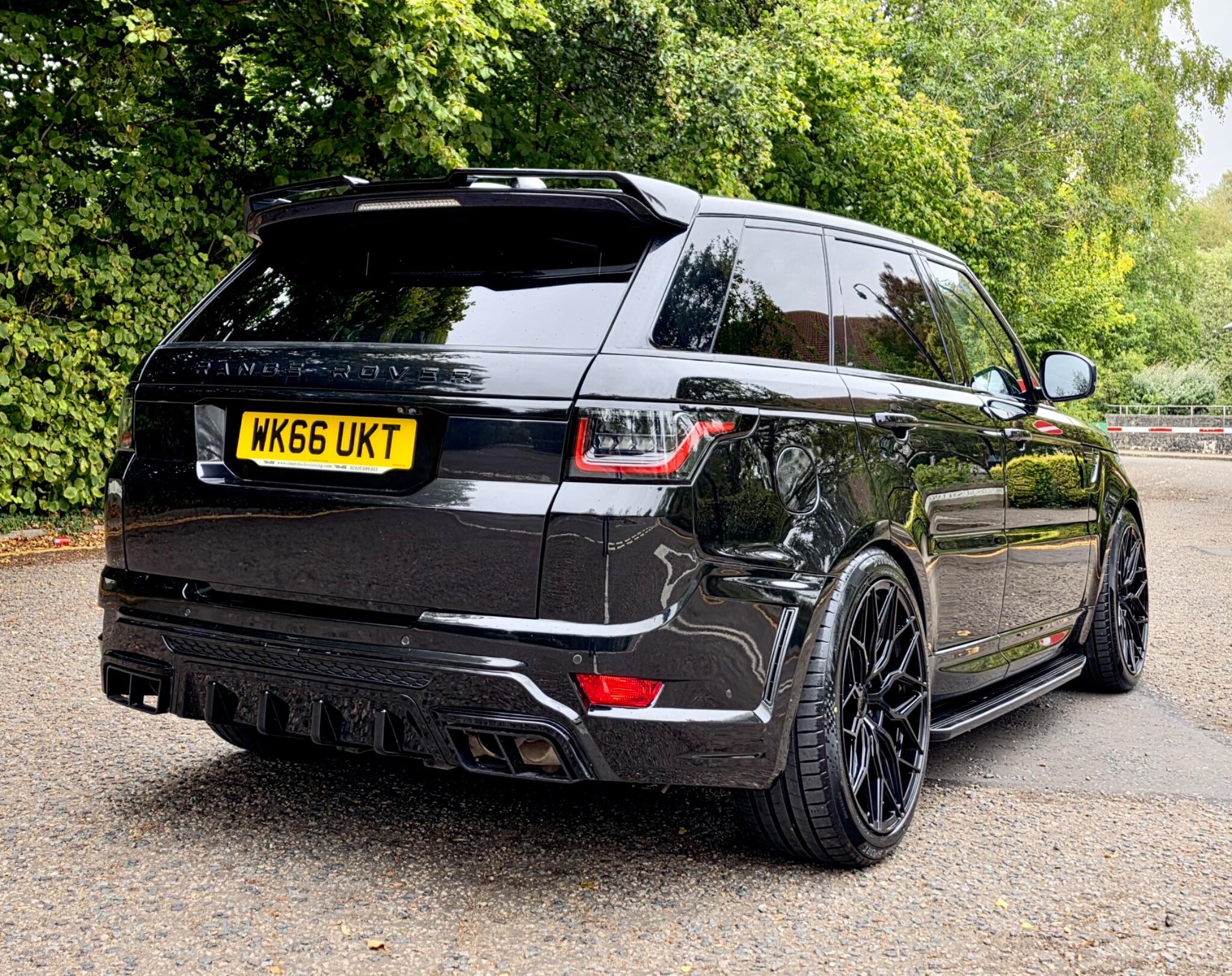 Land Rover Range Rover Sport view 11