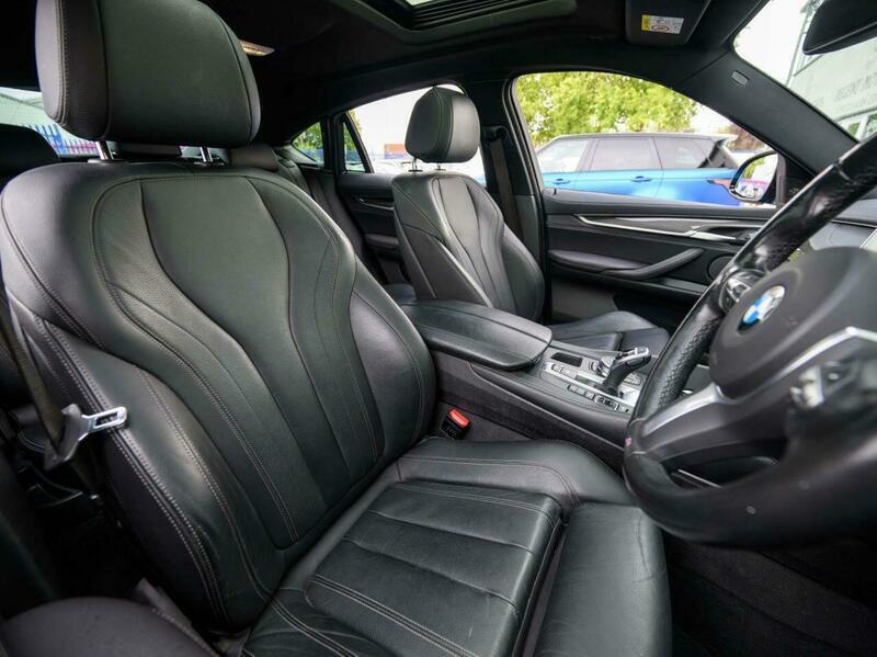 BMW X6 view 8