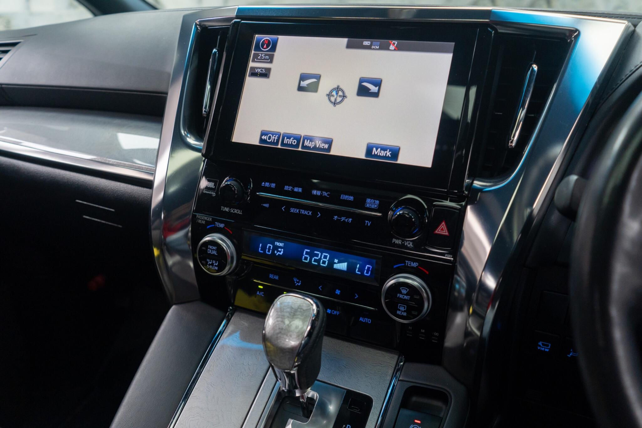 Toyota Alphard view 34