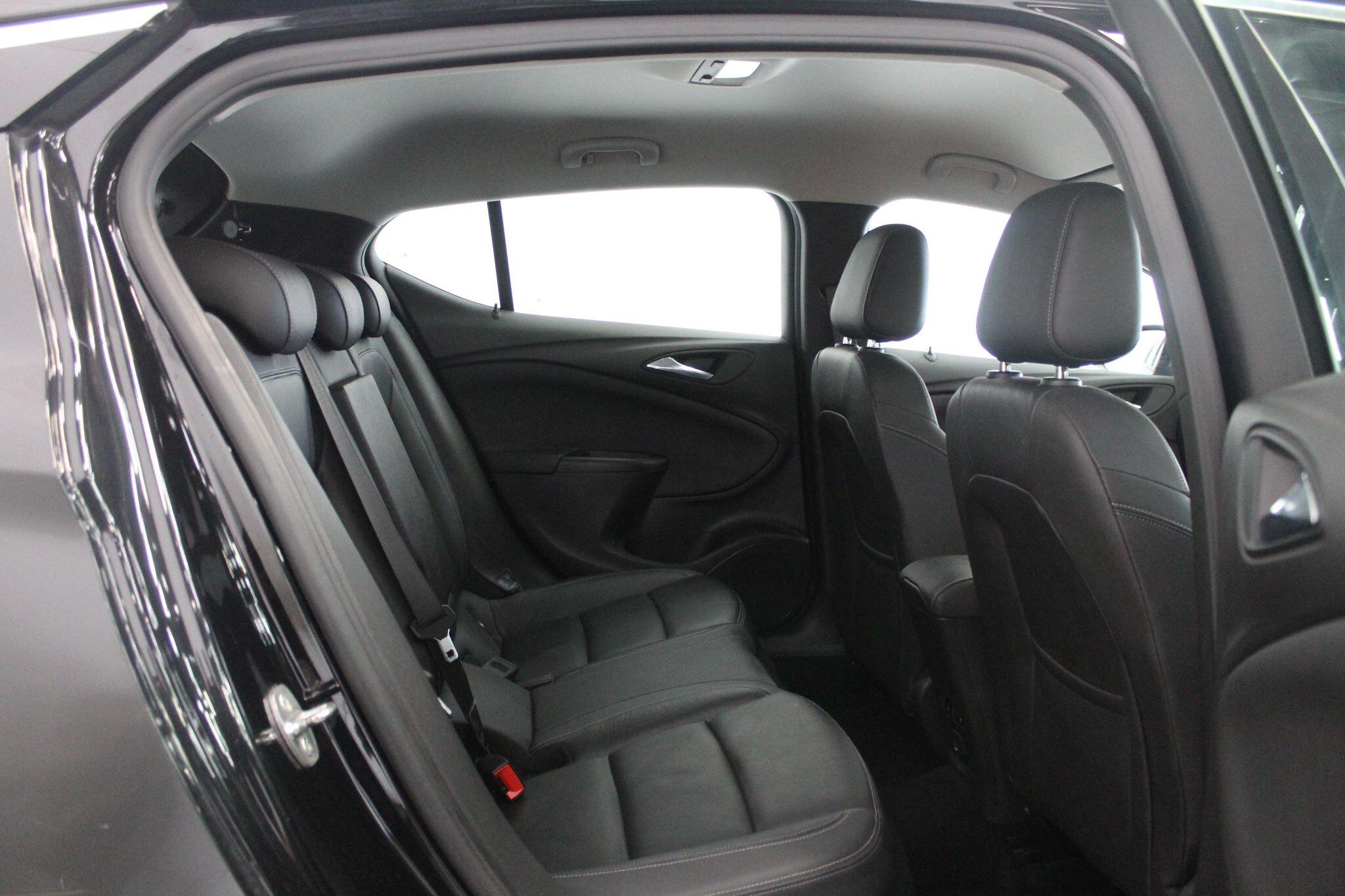 Vauxhall Astra view 49