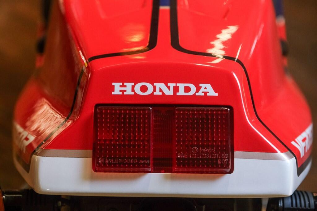 Honda VFR750 view 23