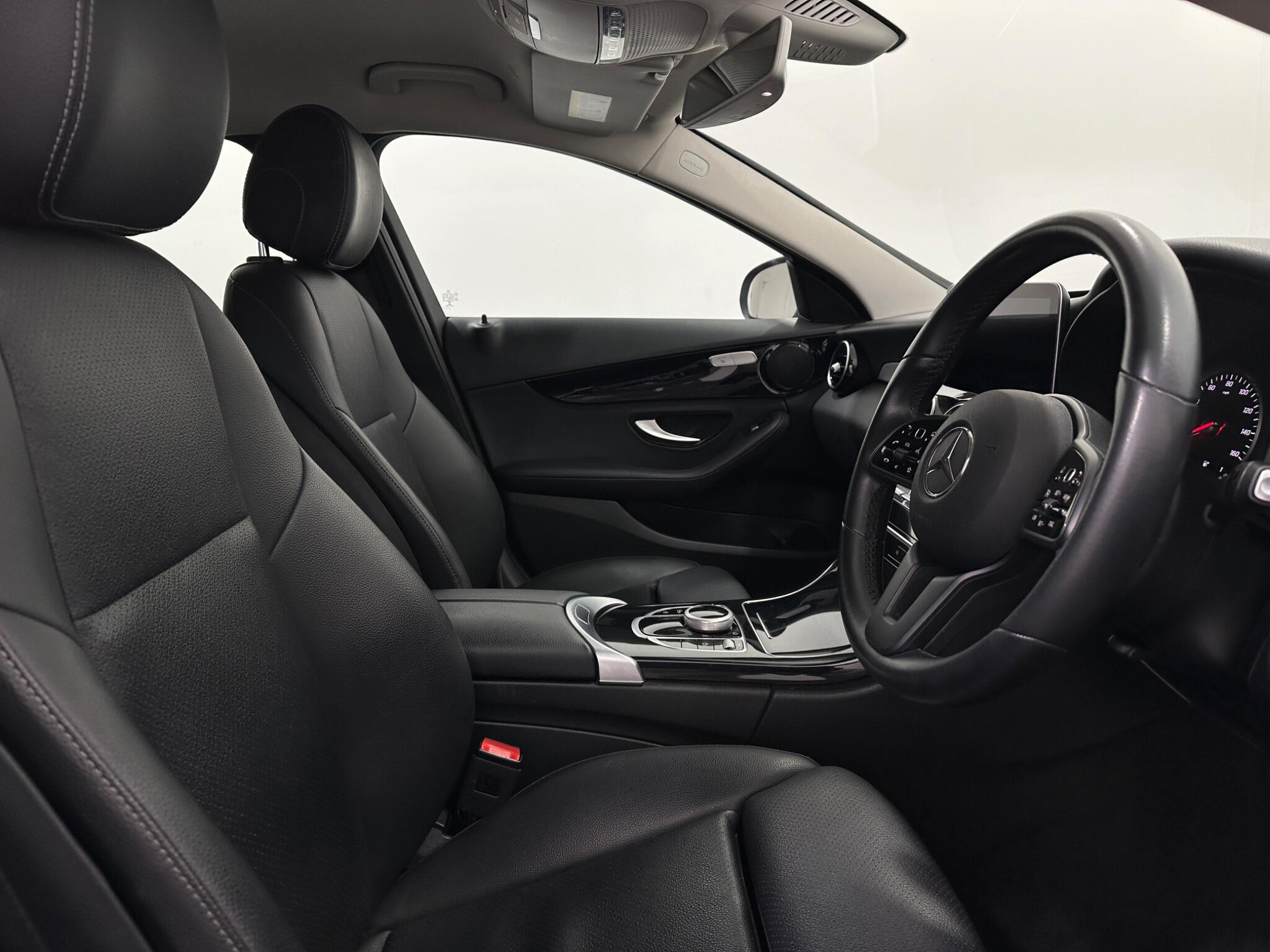 Mercedes-Benz C-Class view 33