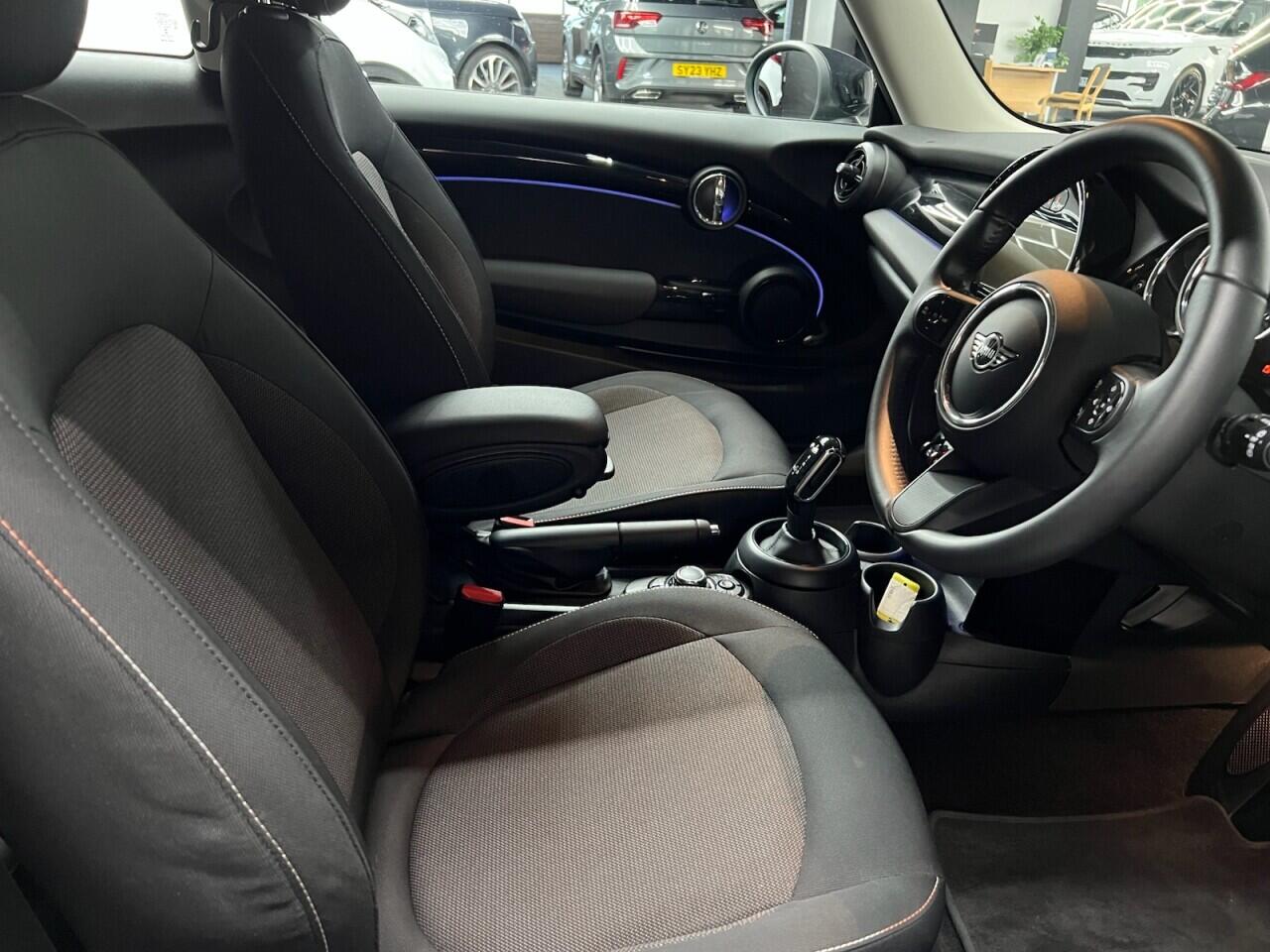 Mini Hatch view 34