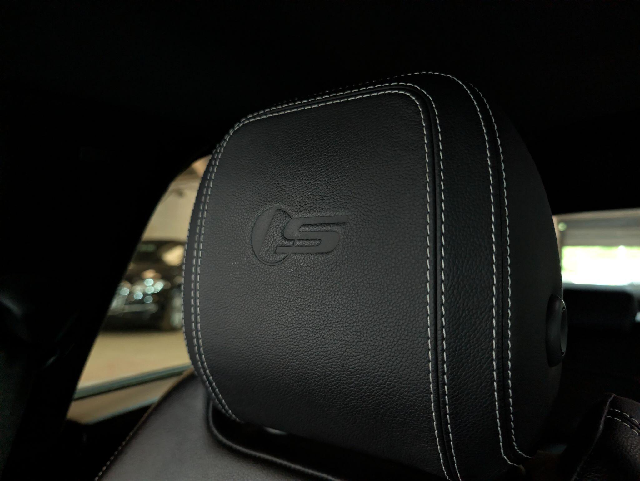 Jaguar XF view 28
