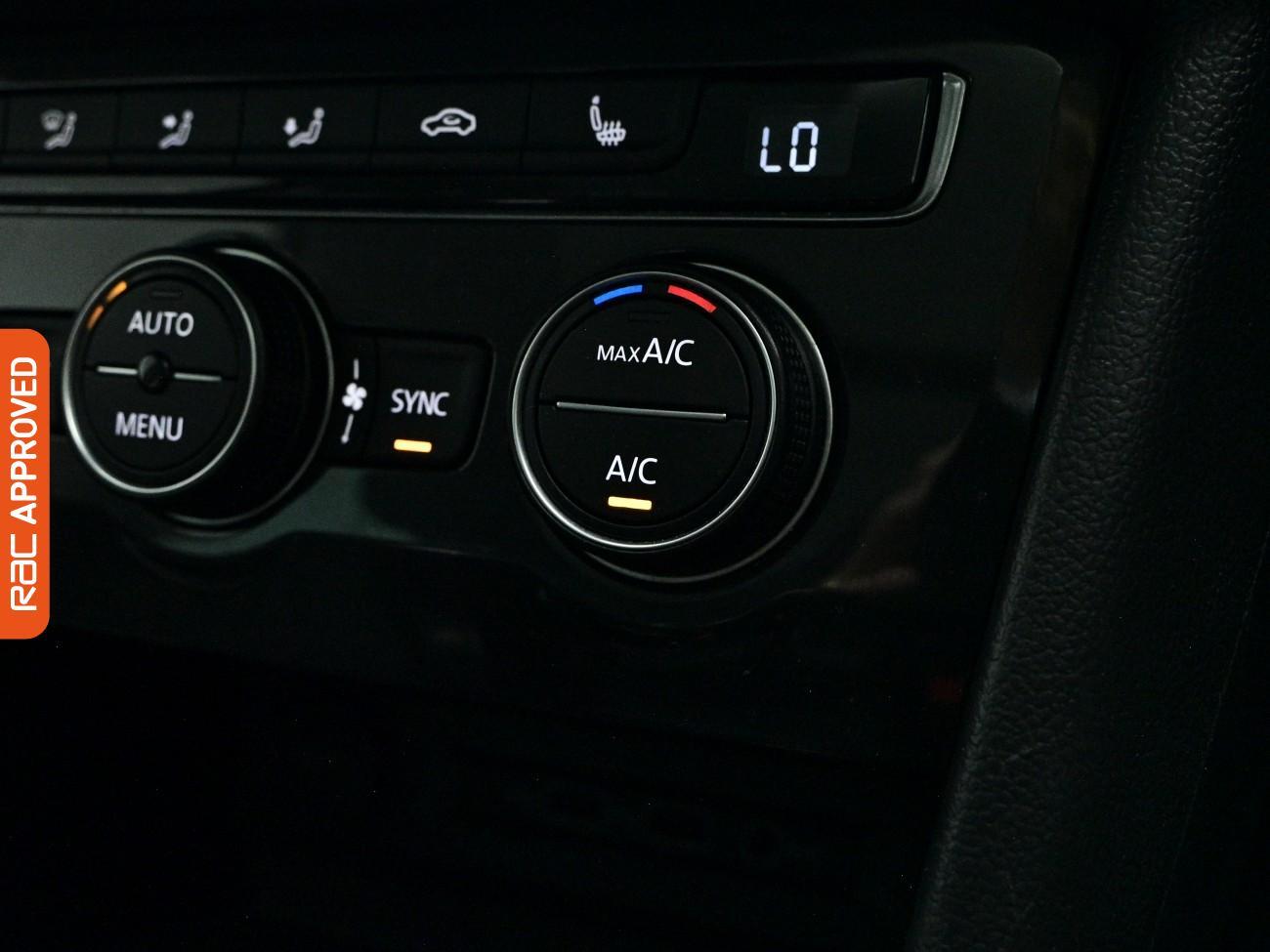 Volkswagen Tiguan view 21