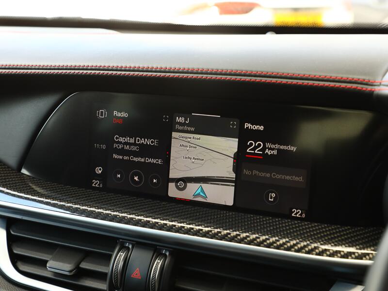 Alfa Romeo Stelvio view 16