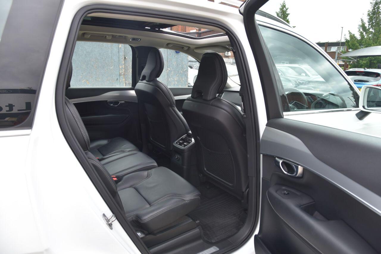 Volvo XC90 view 25