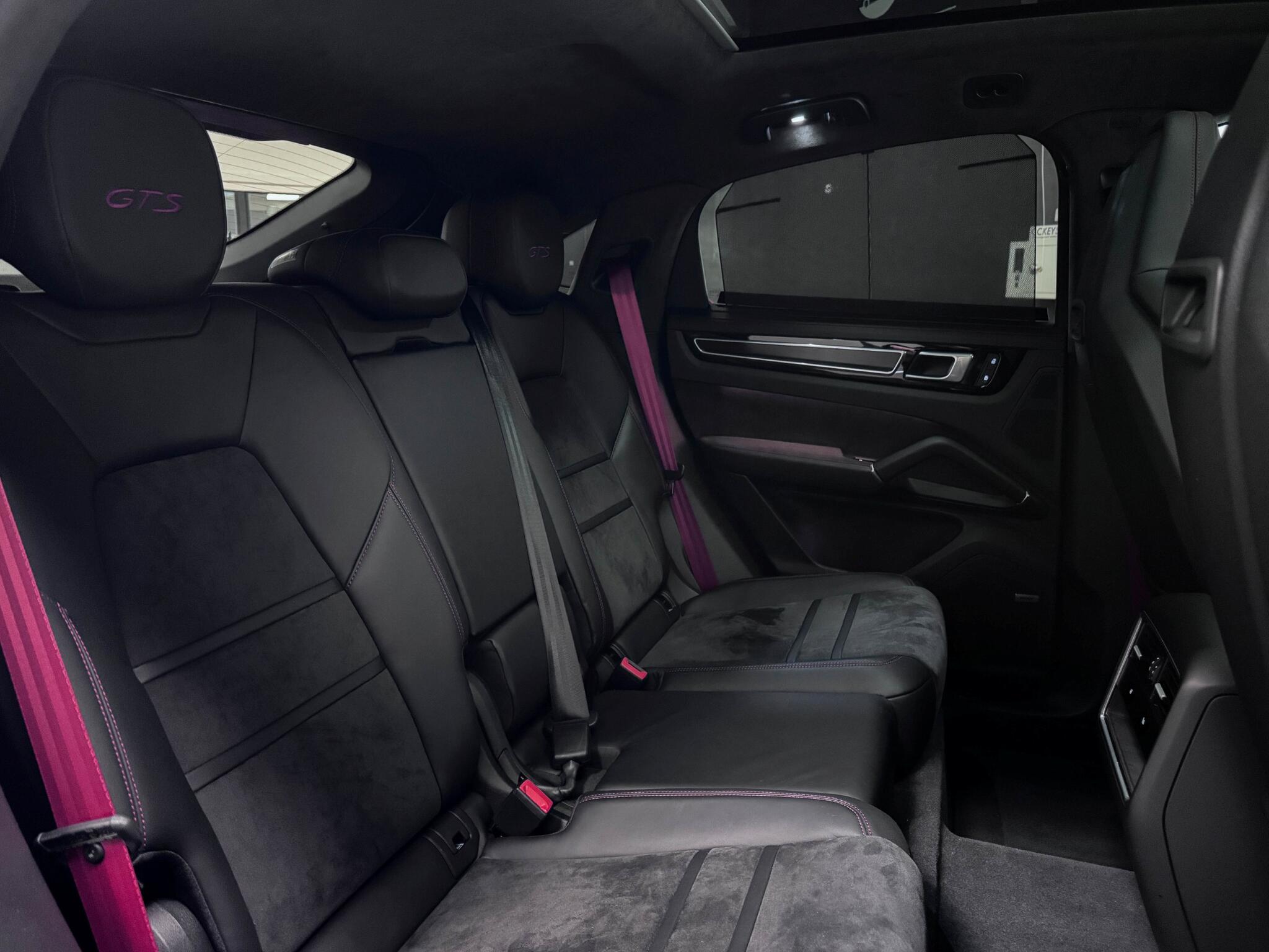 Porsche Cayenne view 29