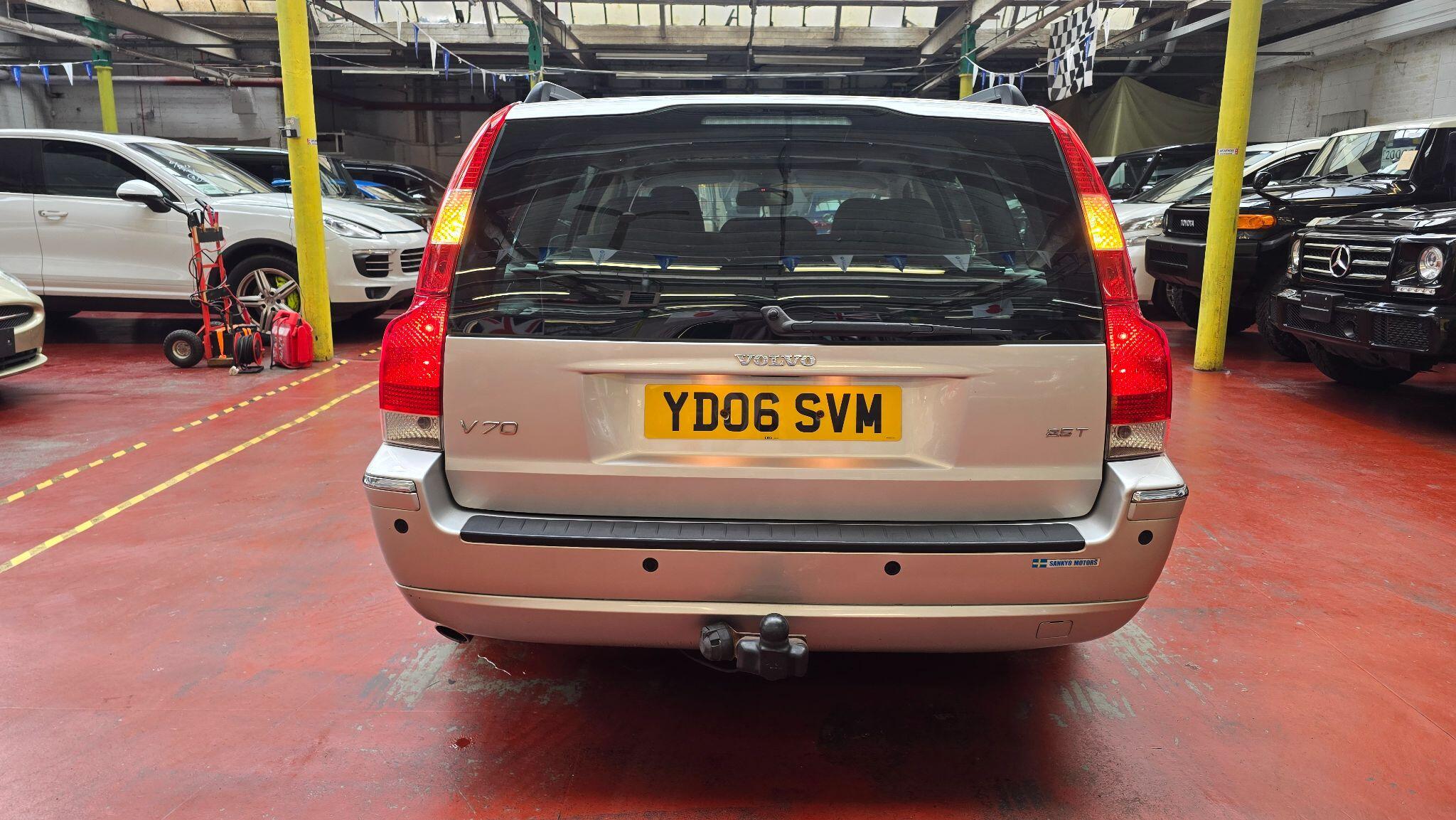 Volvo V70 view 20