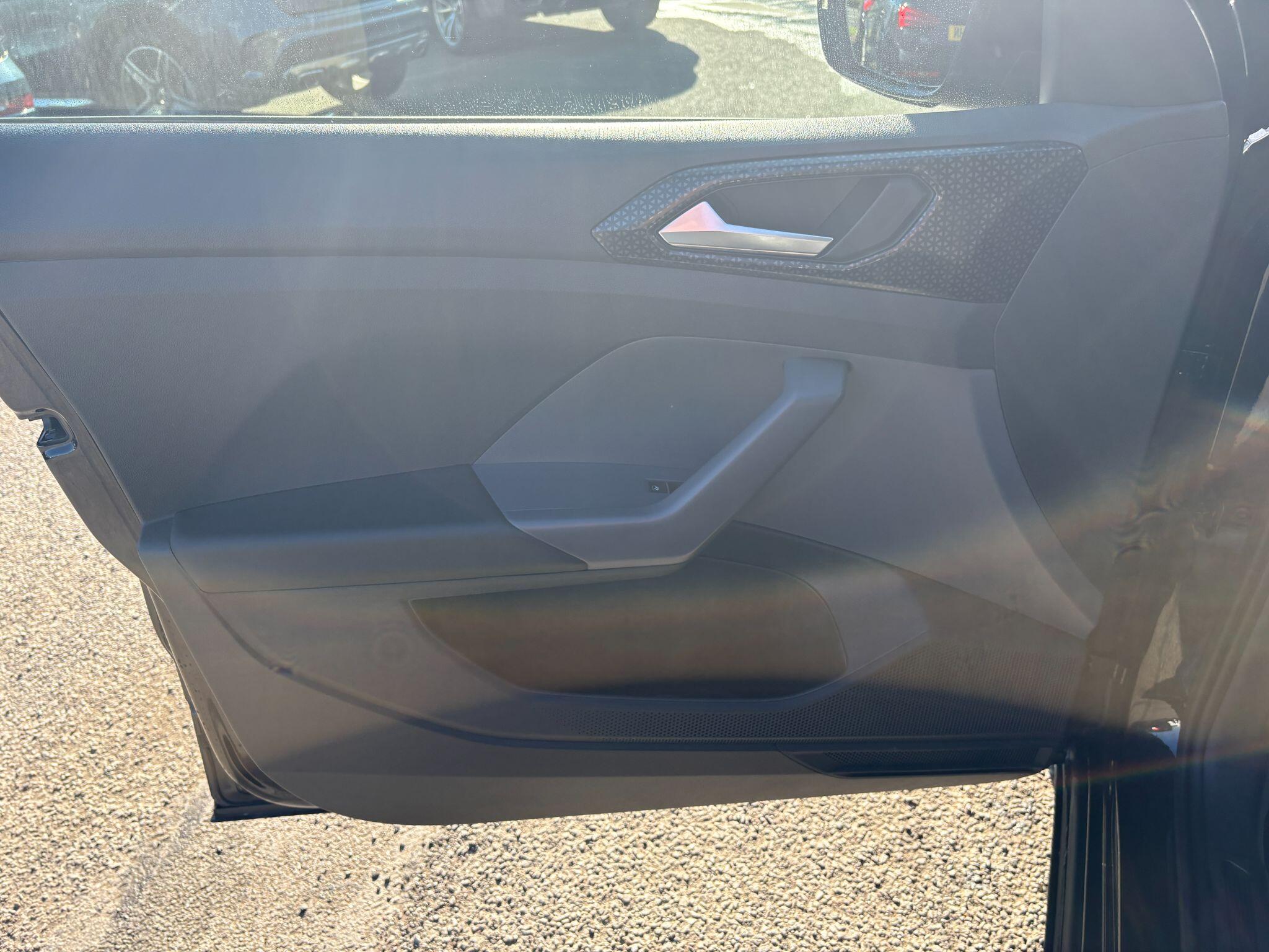 Volkswagen T-Cross view 19