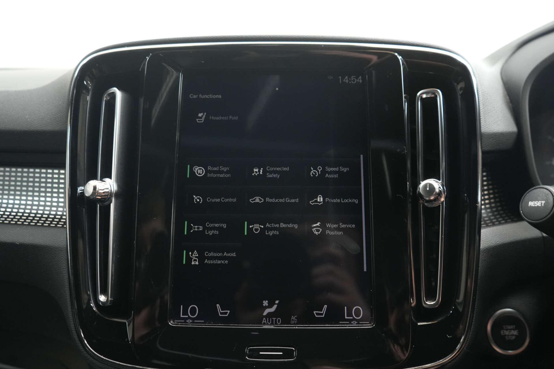 Volvo XC40 view 31