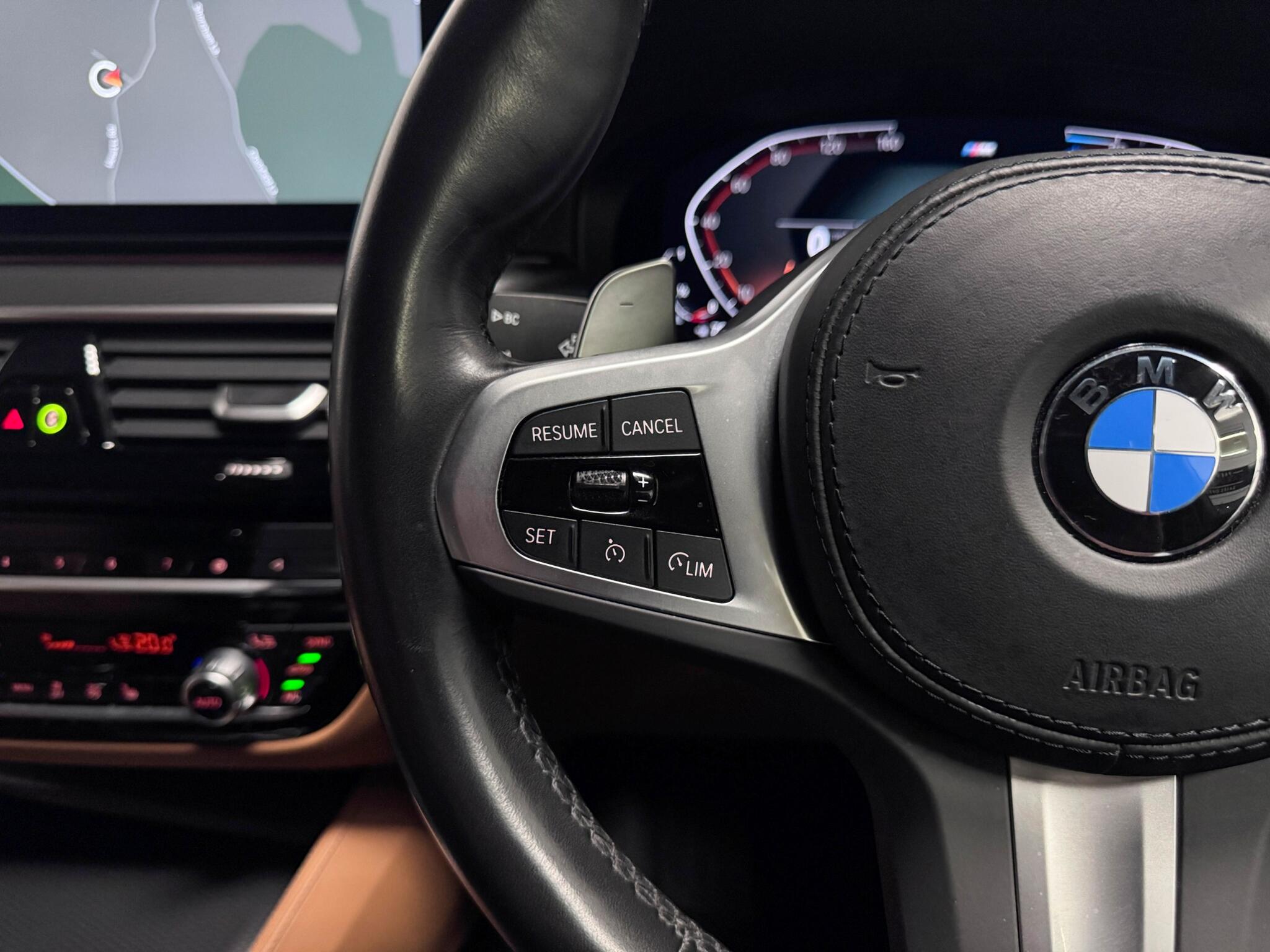 BMW 5 Series view 16