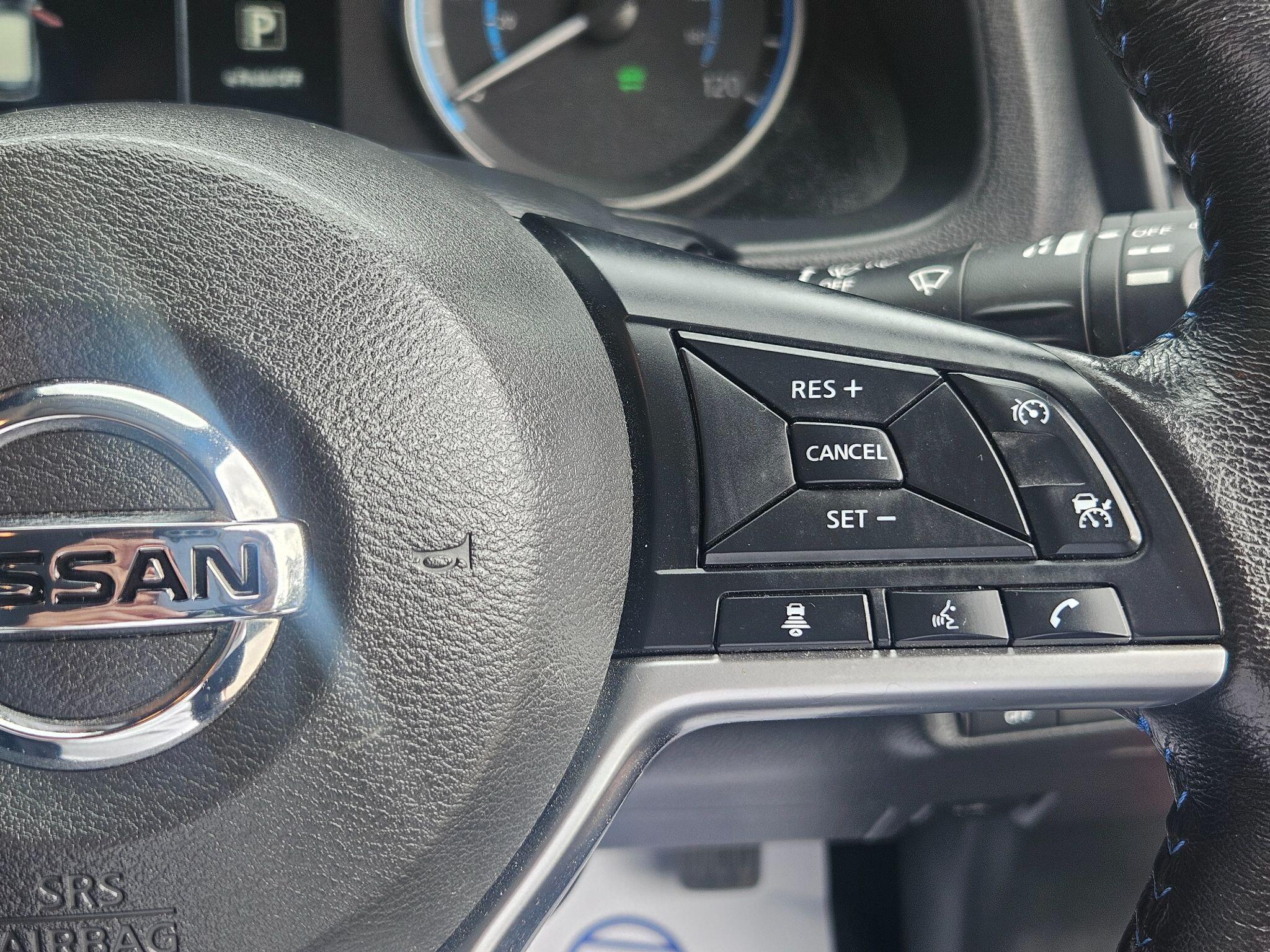 2022 Nissan Leaf image 39