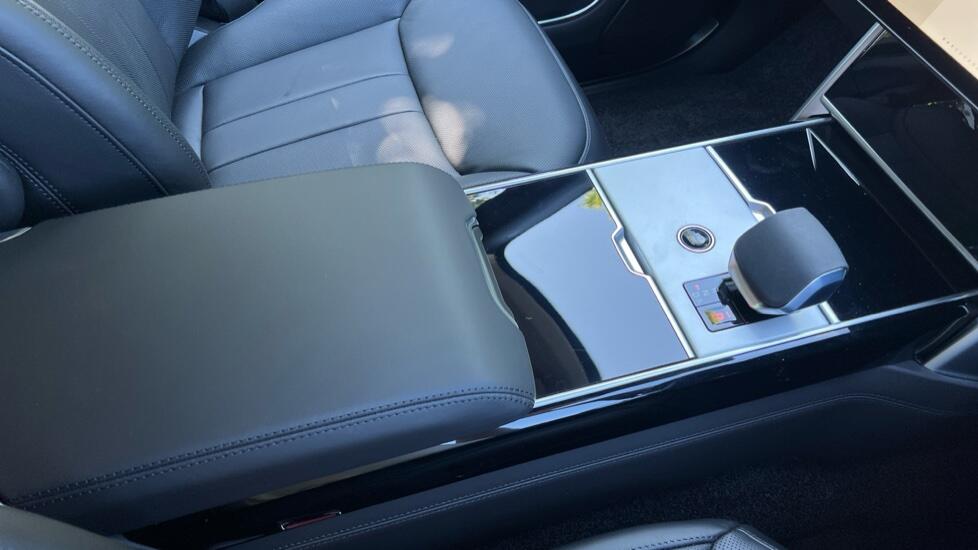 Land Rover Range Rover view 27