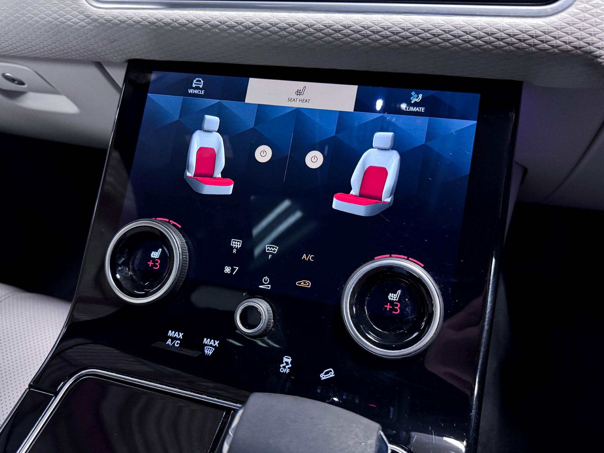 Land Rover Range Rover Velar view 35