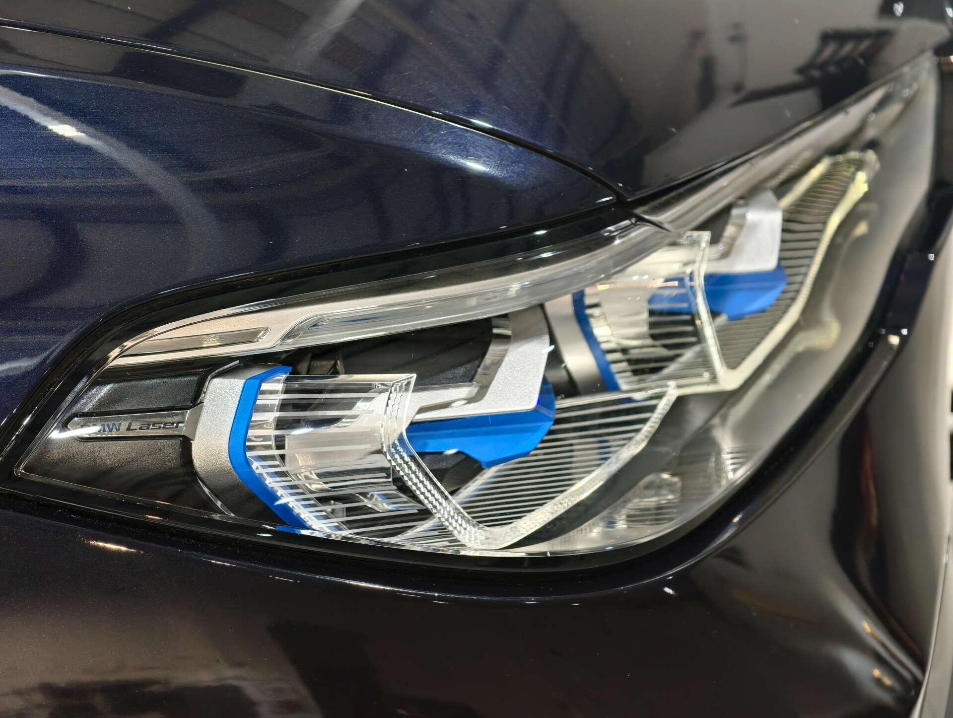 BMW X7 view 21